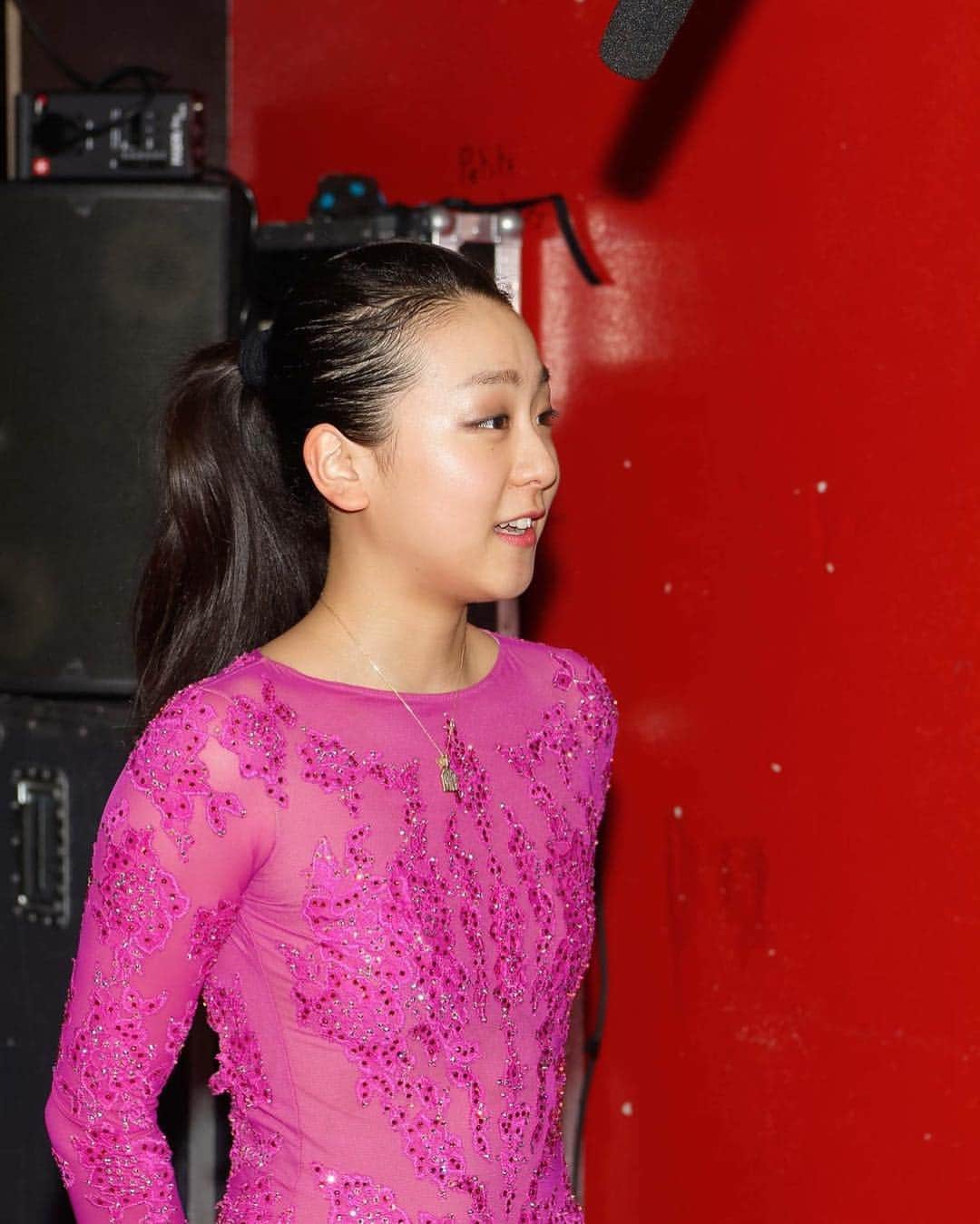 Ice Legends 2016のインスタグラム：「During Ice Legends Mao Asada was very busy between rehearsals and interviews but she was always smiling! We hope to see that smile at the end of your performances at Skate America. Best of luck! Photo © Pierre Quentin」