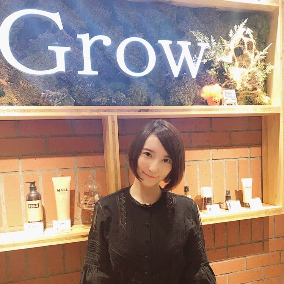 堀みづきさんのインスタグラム写真 - (堀みづきInstagram)「Growでカラー、カット、トリートメントをしてもらいました💕 プラチナシルバーとラベンダーアッシュでマットな色味らしくすごくお気に入り〜😳✨ やっぱりショートが落ち着く💓 #grow #growbygarden #harajuku #hairsalon #hairchange #グロウ #ヘアサロン」10月22日 18時21分 - mizuki_027