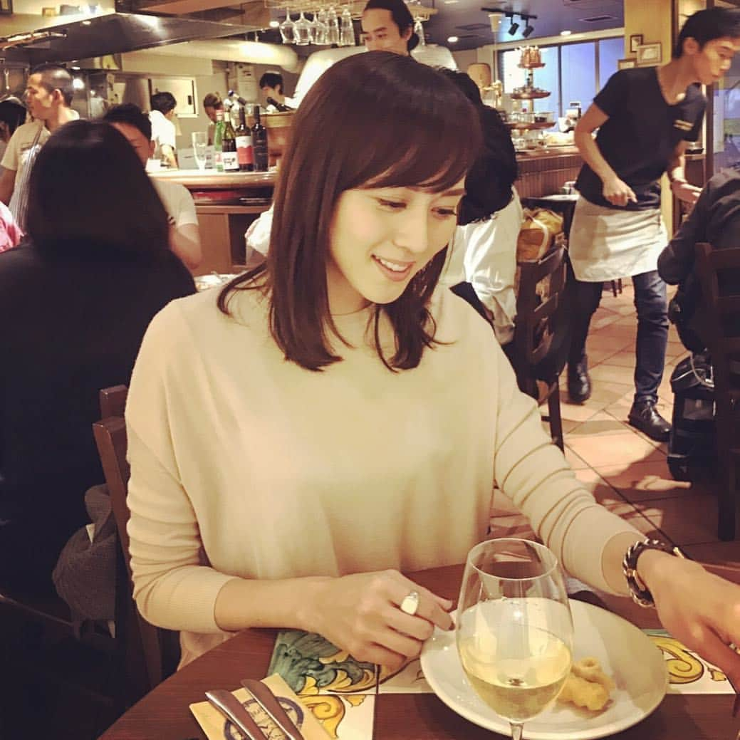 比嘉愛未さんのインスタグラム写真 - (比嘉愛未Instagram)「いつかのNàpoliの夜🍴🌙 またNàpoli行きたいなぁ〜🍕💕 #日本でもNàpoliを感じるお店 #どれも絶品🍴✨ #LaTRIPLETTA #relaxtime」10月22日 19時07分 - higa_manami