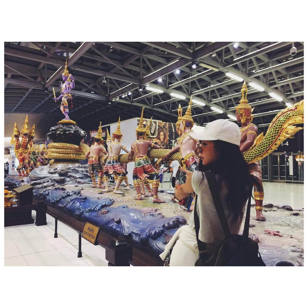石川恋さんのインスタグラム写真 - (石川恋Instagram)「帰国！ただいま日本ただいまお家🇯🇵初めて行ったタイは本当に楽しくて素敵な国だった✨今回も最高のロケ、最高の旅でした！とりあえず和食が食べたいし寝たい」10月23日 9時26分 - ren_ishikawa