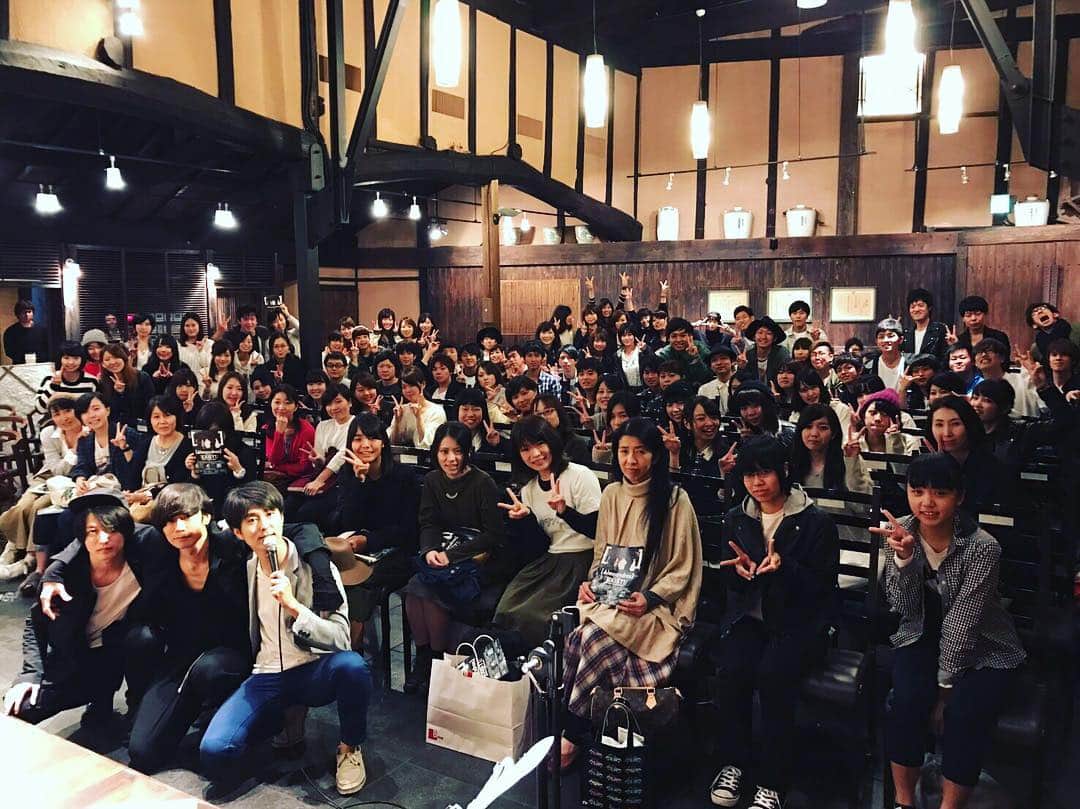 [ALEXANDROS]さんのインスタグラム写真 - ([ALEXANDROS]Instagram)「EXIST!視聴会in福岡終了。コウズマさん、スタッフの皆様、そして集まっていただいたファンの皆様ありがとうございました。kaiju気持ち良かった。洋平」10月23日 21時32分 - alexandros_official_insta