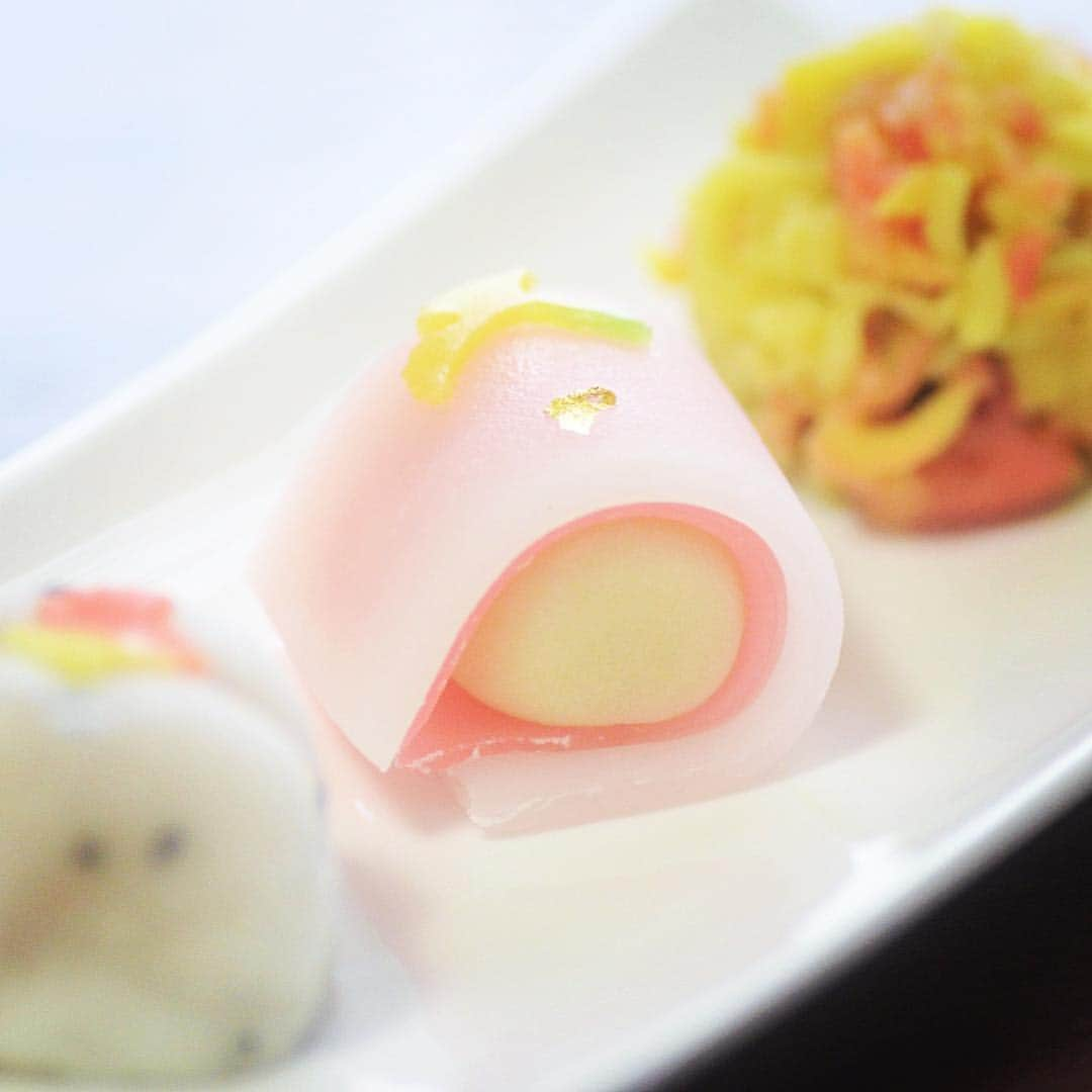 takayuki oheのインスタグラム：「美味しい秋がありました。 #丸屋本店 #和菓子 #maruyahonten #sweets #wagashi」