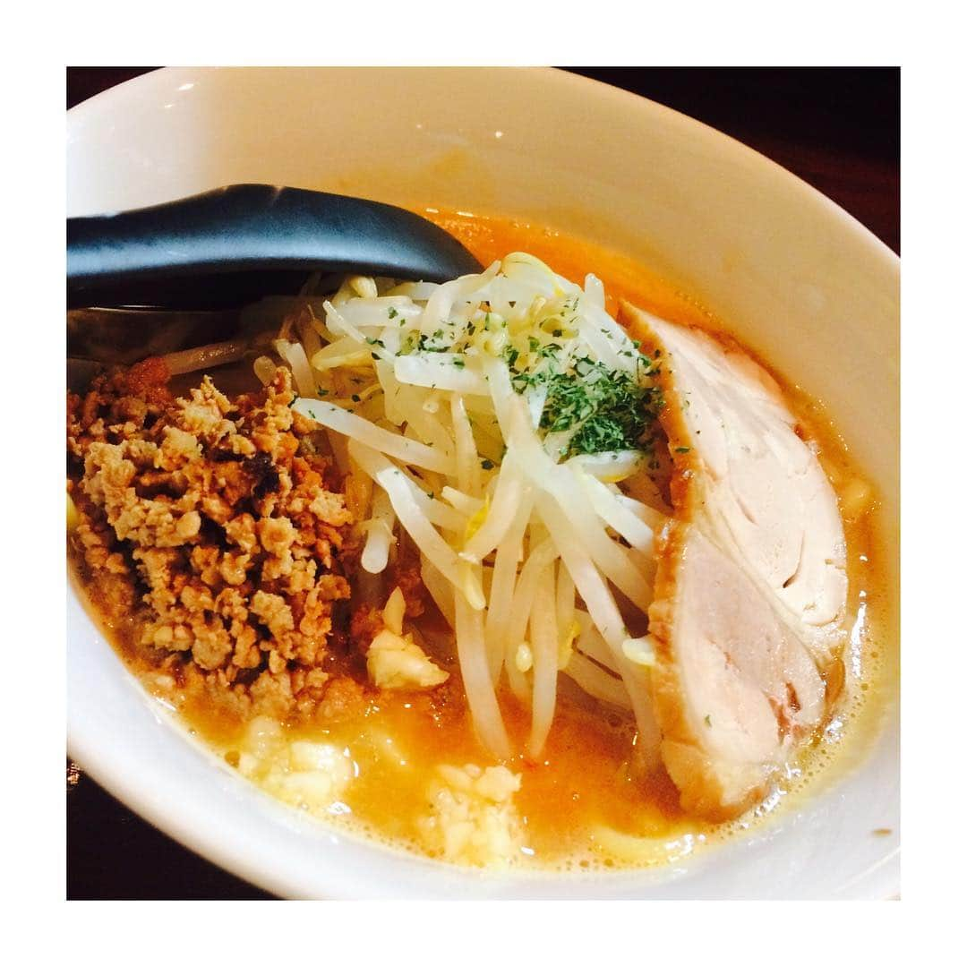 笠原美香さんのインスタグラム写真 - (笠原美香Instagram)「がっつりラーメン さいこお( ´ ▽ ` ) #ラーメン #ねじ式 #味噌ラーメン #濃厚 #にんにく最高」10月25日 0時30分 - mika.k419