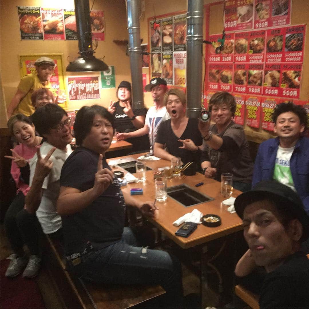 あやぺたのインスタグラム：「焼肉まるしま本店であばしん会！ #GARLICBOYS #good4nothing  #thechinawifemotors  #BURL #irodoristudio #dizzysunfist  #十三FANDANGO #焼肉まるしま」