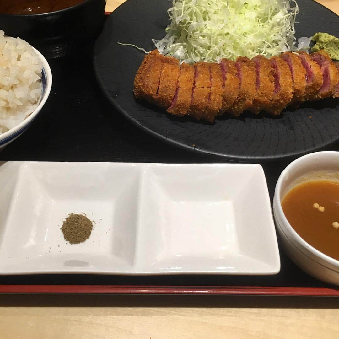 sar711764のインスタグラム：「牛カツ🍖😋」