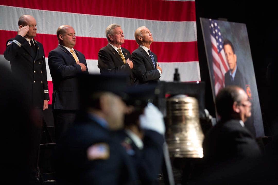 のインスタグラム：「“I believe America is going to continue to be defined by men like Christopher and Jerry, and women as well. They never doubted the danger they faced. No one of you who wear the uniform misunderstands the danger you face.” —Vice President Biden at a memorial in Delaware for Lieutenant Christopher Leach and Senior Firefighter Jerry Fickes, two fallen firefighters」