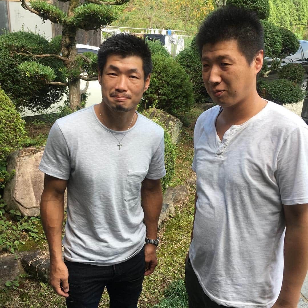 長谷川穂積さんのインスタグラム写真 - (長谷川穂積Instagram)「卓球の水谷選手と写真撮った。 あっ、違うわ弟や」10月2日 13時52分 - hozumi_hasegawa