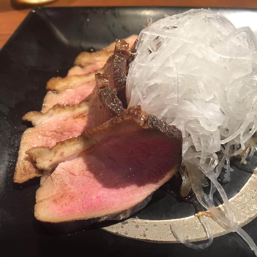 柳下毅一郎さんのインスタグラム写真 - (柳下毅一郎Instagram)「鴨わさ #duck #soba #hirunomi #drinkdrankdrunk #drunkinthenoon #tokyo」10月2日 14時05分 - garth_y
