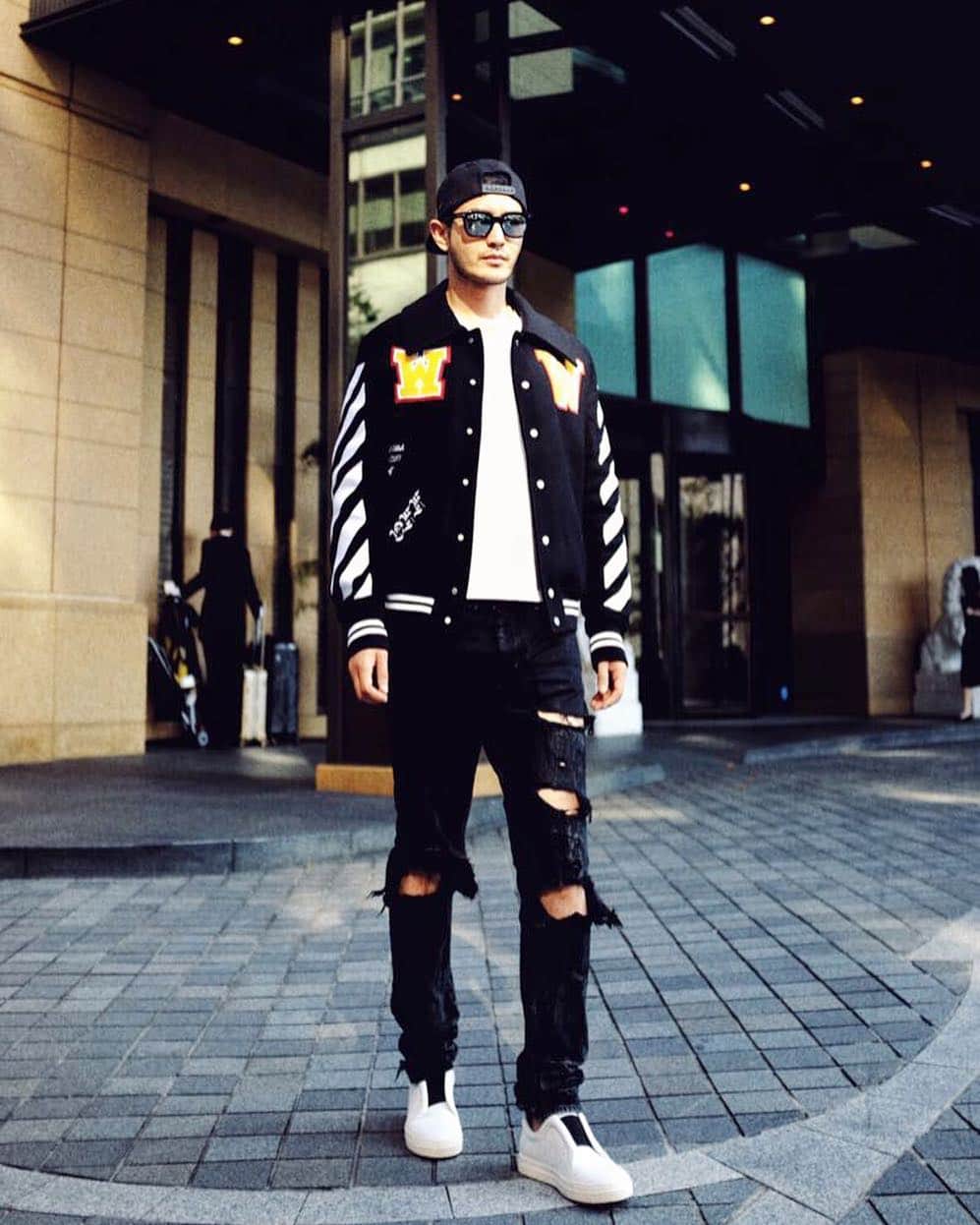 黄暁明のインスタグラム：「假期+新衣服=✌🏻️」