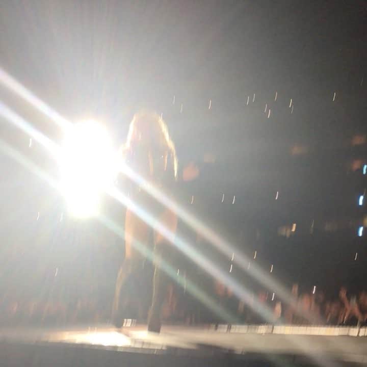 ブリー・オルソンのインスタグラム：「Best birthday present ever! Best day of my life!!! #beyoncé #beyoncéconcert #ilovebeyonce」
