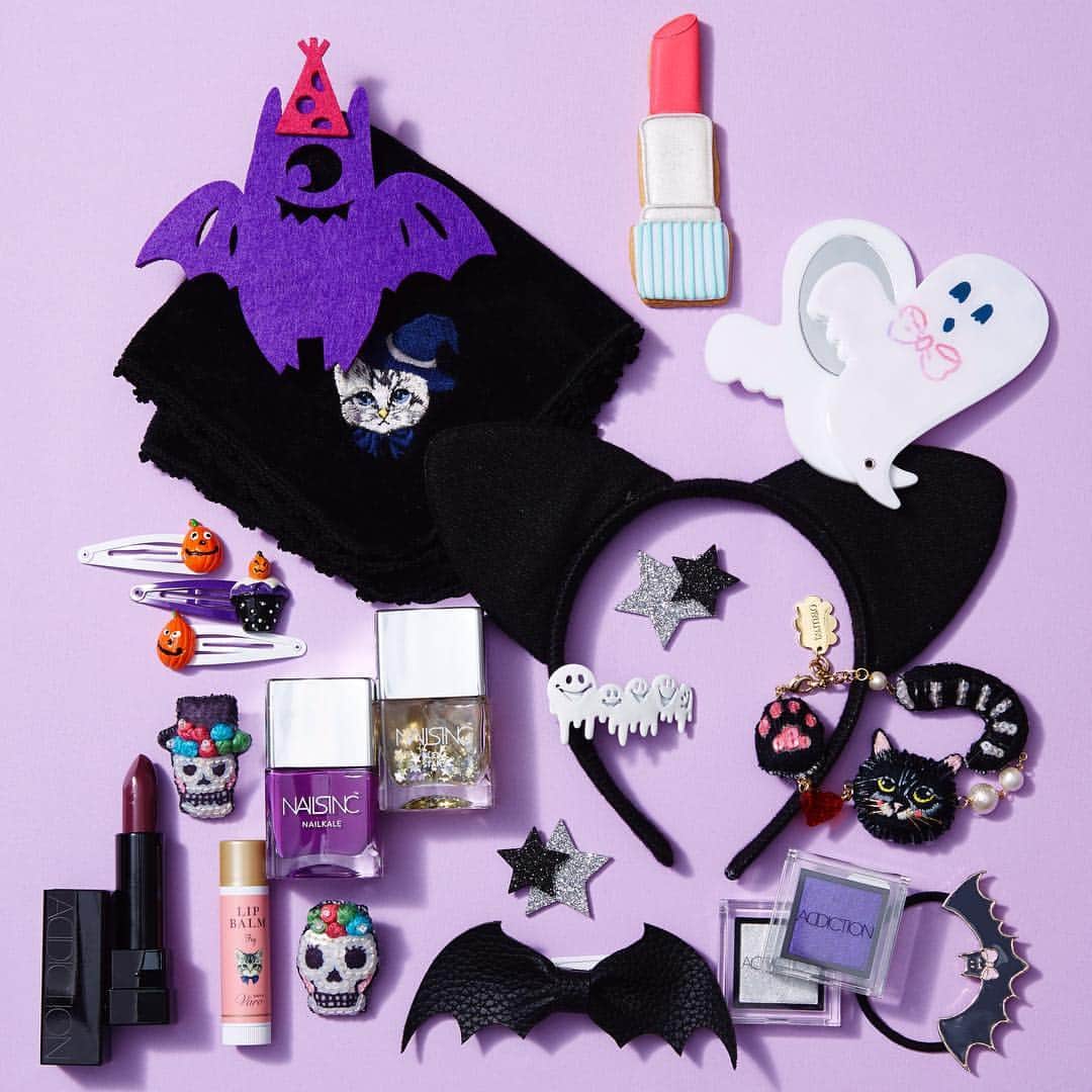 ルミネ公式のインスタグラム：「ハッピー・ハロウィン#01 いつものおしゃれにプラスワンでさりげなく🎃 [ #LUMINEMAGAZINE ] http://magazine.lumine.ne.jp/?p=62911 #lumine #ルミネ #ハロウィン #halloween #10月 #October #ネイル #メイク #コスメ #アイシャドウ #ブローチ #リップ #ヘアピン #カチューシャ #ハロウィンコスプレ #猫 #ヘアゴム #ネイルズインク #アディクション #ルームスショップ #メゾンドフルール #3coins #ootd #outfit #fashion #instafashion #instafashionista #instagood」