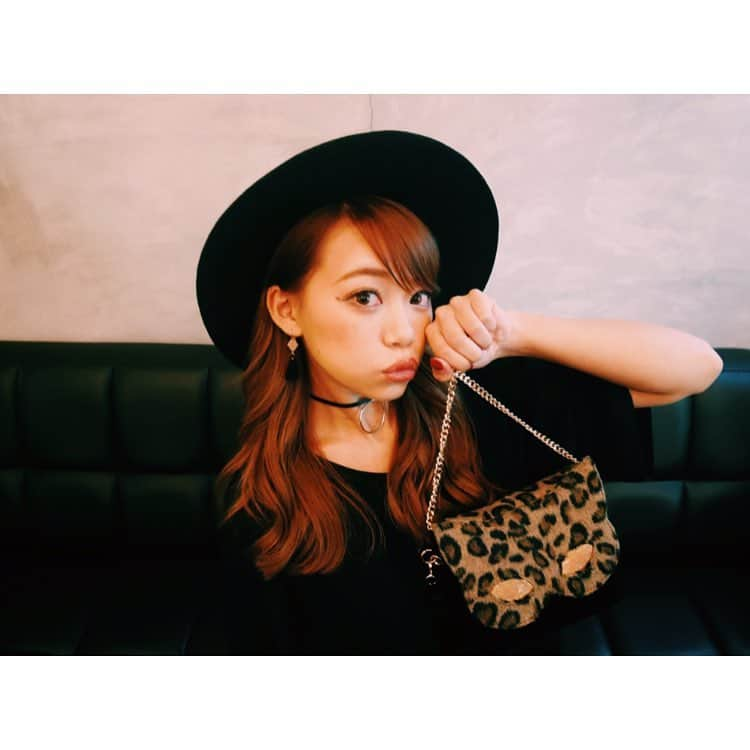 天野真矢さんのインスタグラム写真 - (天野真矢Instagram)「. せがしぃのToday's code🙃 新作の @accommode のbagが おかわ過ぎる件🖖🏼 本日もふぉとぐらふぁーMayaやりました。 . #撮影依頼募集中 ←すみません嘘 #せがしぃ #瀬賀しおり #ブロガー  #ブログ #コーディネート #撮影 #モデル #渋谷  #毎日皆のコーデ全力で撮影してる #本職見失いそう #私何屋さん #ootd #code #fashion #love #bag #accommode #cute #instagram #instagood #instafashion #instagrammer #instalike #instadaily #followme」10月3日 21時37分 - mayawag