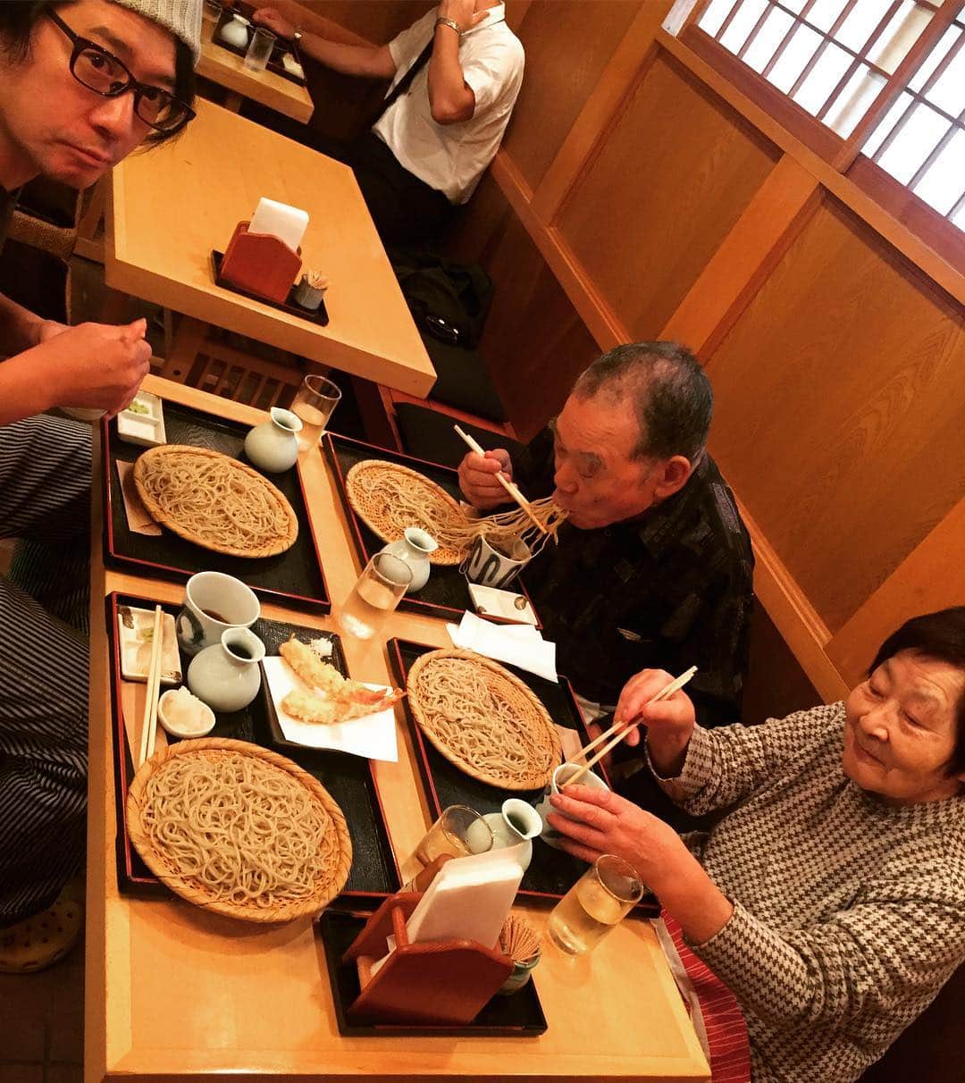 のインスタグラム：「#今日のランチは#私達が#大好きな#お蕎麦屋さんへ#😋🎵✨」