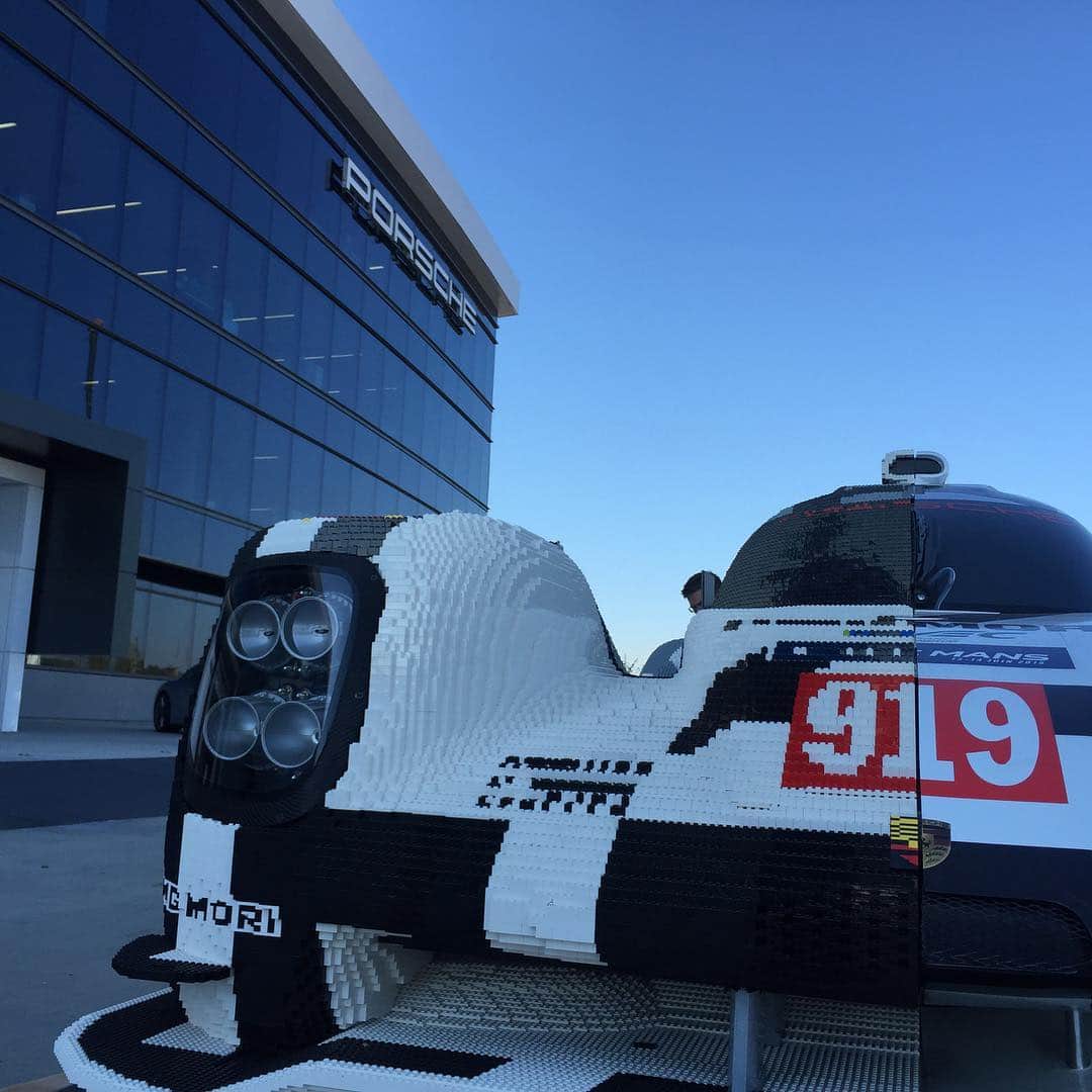 Porscheさんのインスタグラム写真 - (PorscheInstagram)「Next stop on the 919 Hybrid #LegoCar tour @Porsche HQ. #PECATL」10月4日 0時36分 - porsche