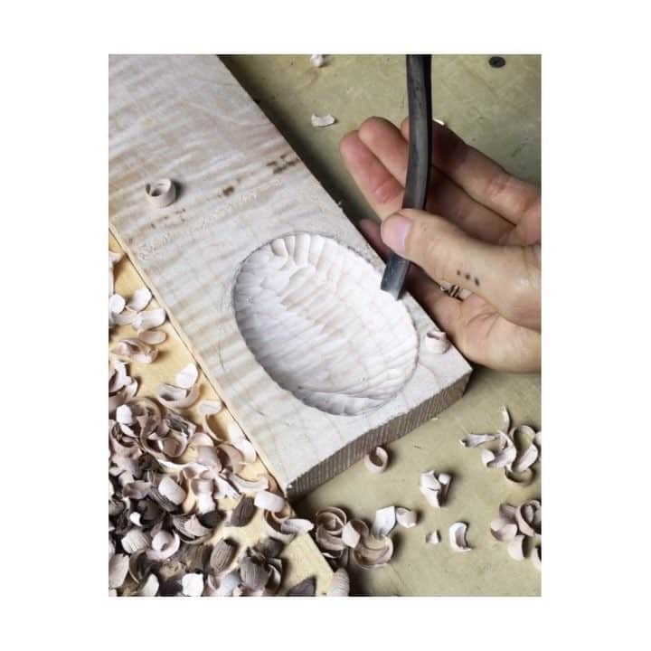 Ariele Alaskoのインスタグラム：「hard maple 💥 sharp tool」