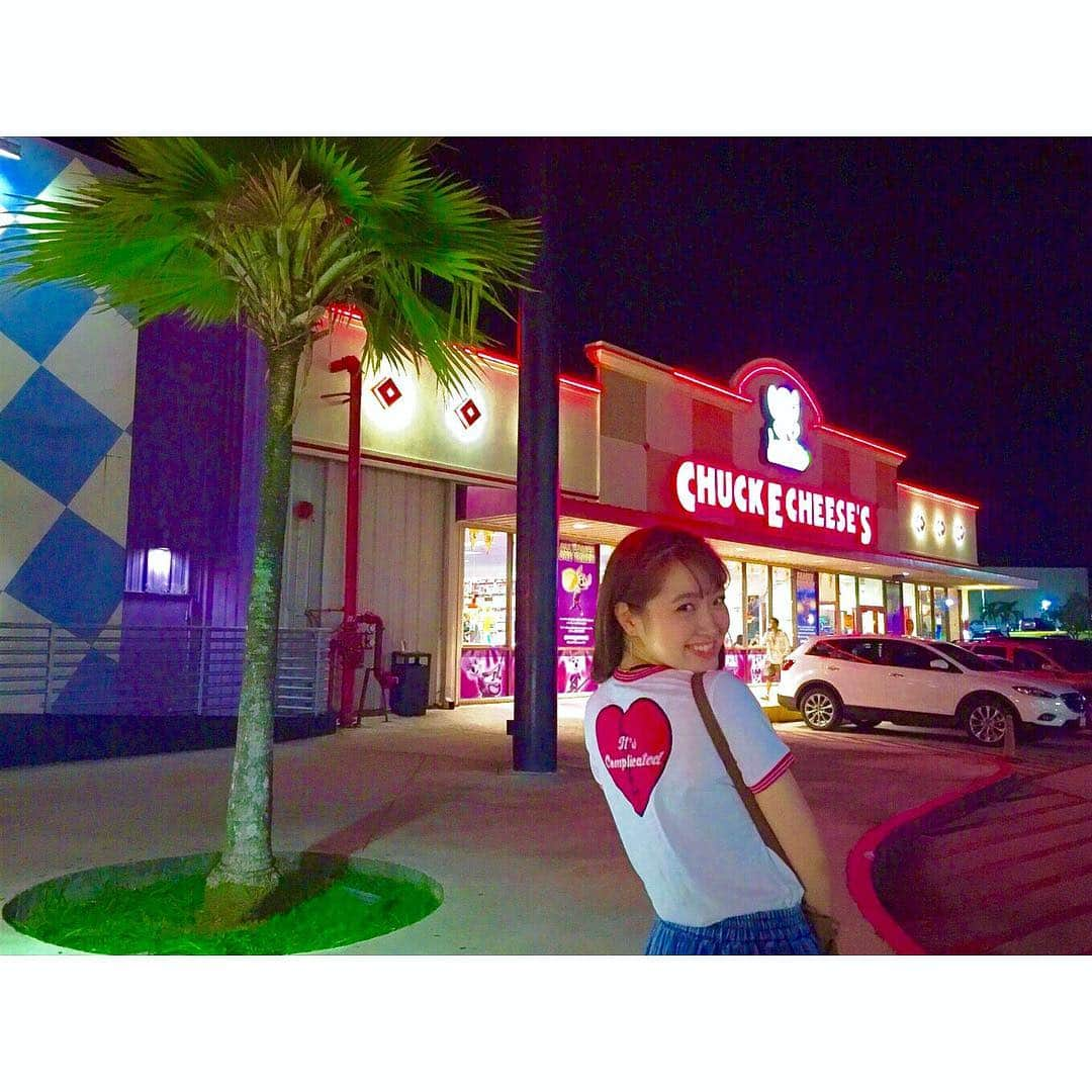 大野愛友佳さんのインスタグラム写真 - (大野愛友佳Instagram)「🎮🎲🌴💕 tops:guamのforever21で購入。 * #guam#chuckecheese#gamecenter#forever21 #ayuka旅日記」10月4日 14時30分 - ohnoayuka