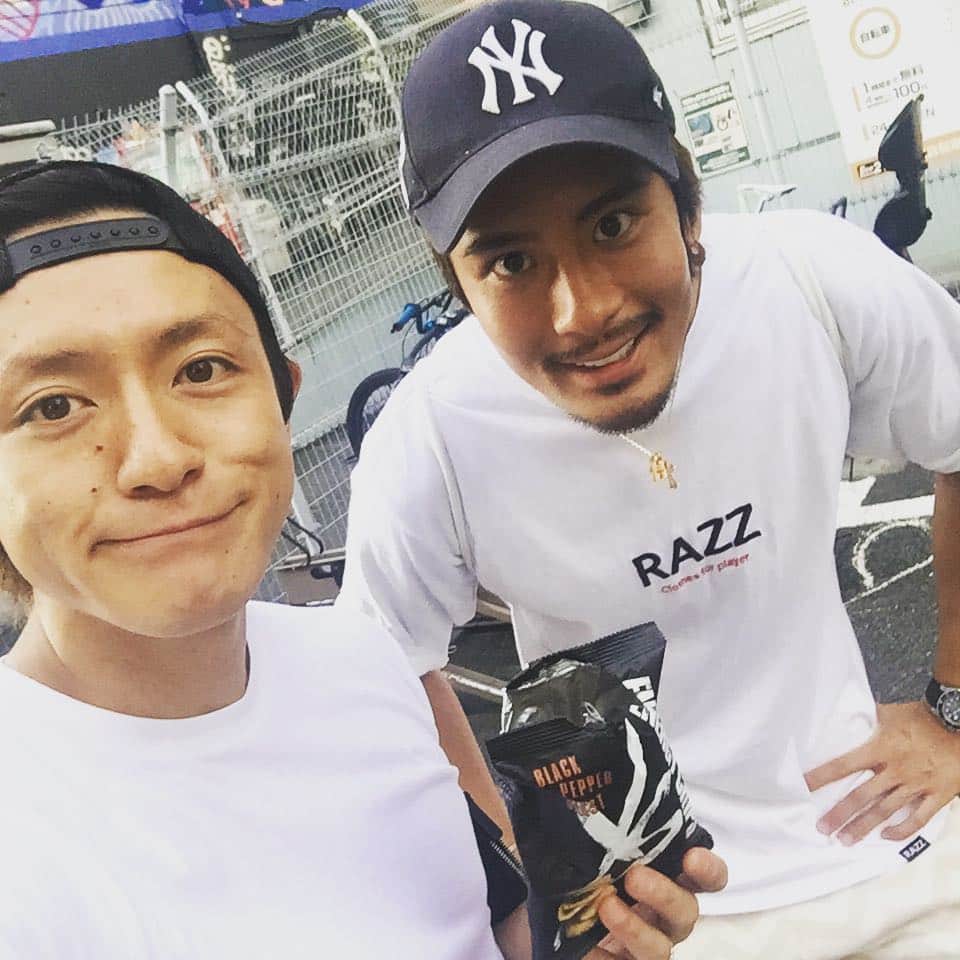 内山麿我のインスタグラム：「たいき。最近よくいるww 最近、男の友達ってやっぱいいなーって思う。もっともっと海外とかで皆で遊びたい！！ #たいき #ビター #bitter #イケメン #いいヤツ #niceguy #今度死ぬまで飲みたい」
