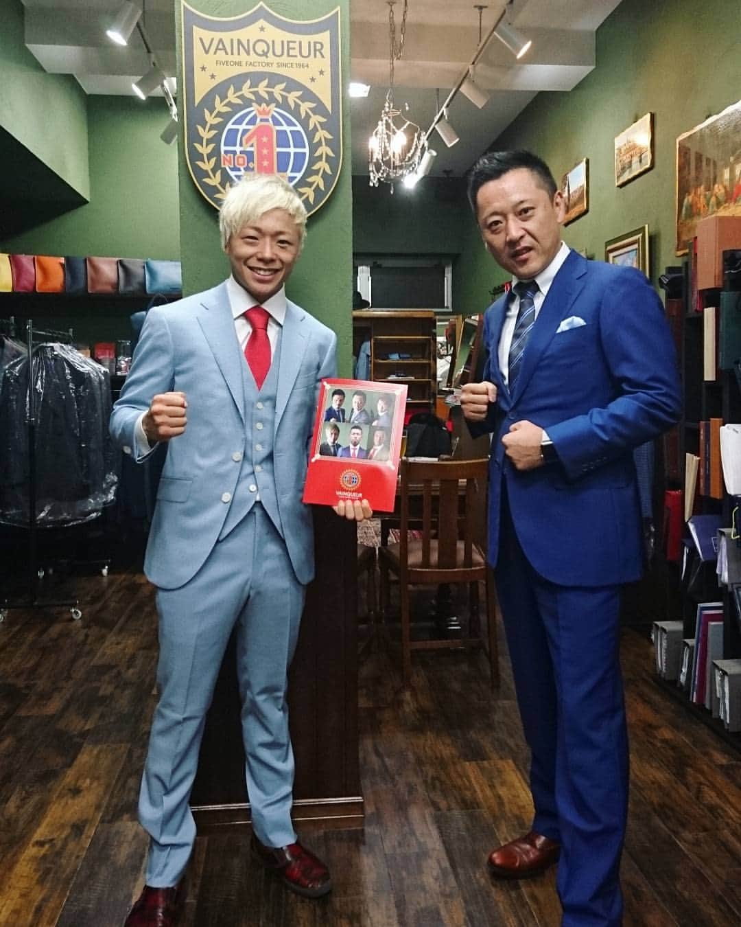 武尊さんのインスタグラム写真 - (武尊Instagram)「オーダースーツの「VAINQUEUR」さんで NEWスーツ提供して頂いてきました！ 爽やかなアクアブルーのオーダースーツ☆ VAINQUEUR HP http://www.fiveone-m.com/vainqueur/ #VAINQUEUR #オーダースーツ #アクアブルー」10月4日 23時25分 - k1takeru
