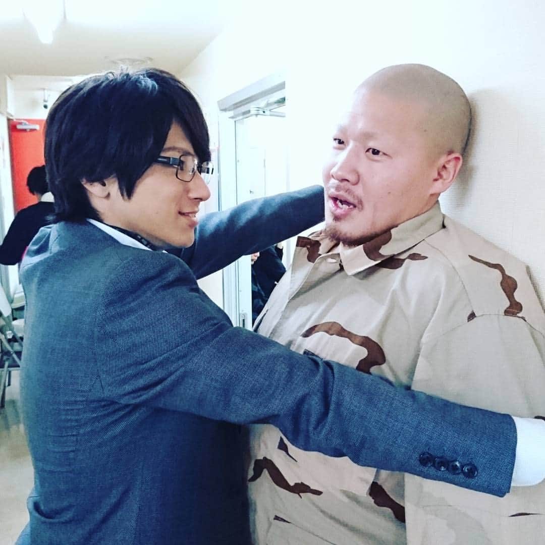 山田裕貴さんのインスタグラム写真 - (山田裕貴Instagram)「『闇金ウシジマくんpart３』  でも共演の一ノ瀬ワタルさん。 「恋愛モノの映画やりたいんすよなぁ」って言ってたから。清栄壁ドン。 皆様、ぜひ劇場へ。 （※清栄による壁ドンはありません。） #闇金ウシジマくん  #闇金ウシジマくんpart3  #村山 じゃないし #関 でもない  #壁ドン」10月5日 10時37分 - 00_yuki_y