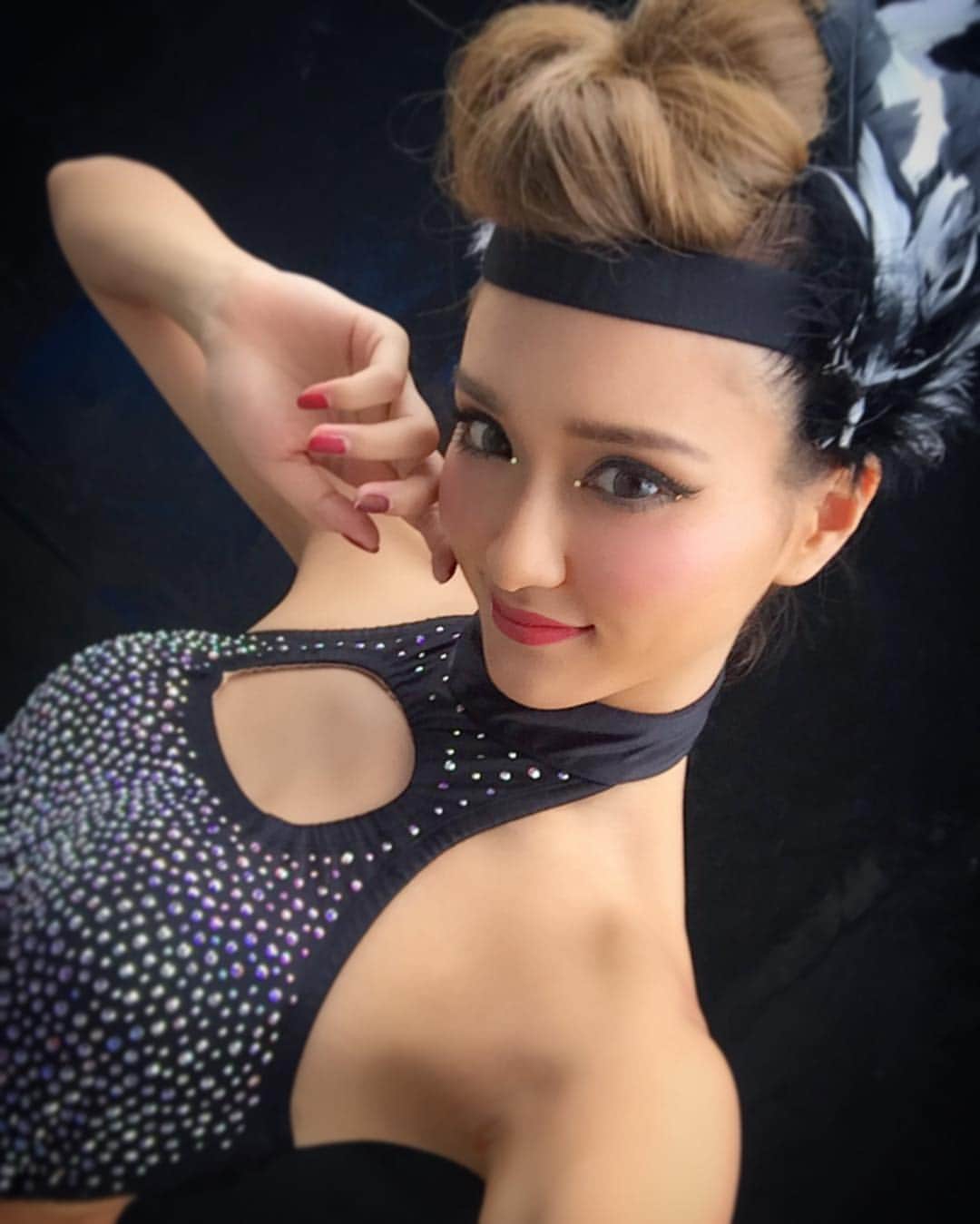 のインスタグラム：「今週末10/8(土)、10/9(日)は #MusicCircus @ 樽井サザンビーチ に出演するよ🎪🎵🌟 2daysよろしくお願い致します🙇🏼❤️ 2日目はTEAM KのLIVEでの出演となります🎤👩🏼👙 初めて3曲歌うよ💪🏻🔥 関西の皆様よろしくお願いします👼🏼🌈 #cyberjapan #cyberjapandancers #musiccircus #osaka #樽井サザンビーチ #TEAMK」