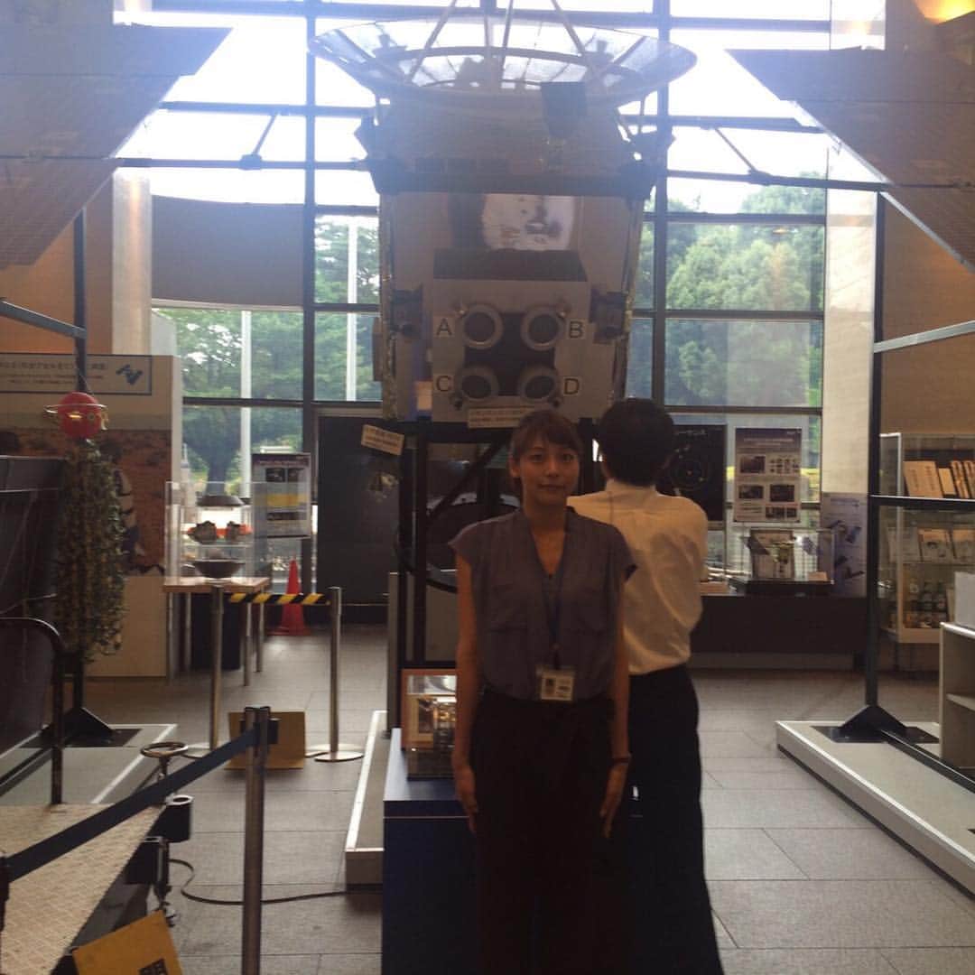 相武紗季のインスタグラム：「懐かしいー！！#後ろ姿は誰でしょう #後ろ姿だけでもうかっこよさがにじみ出てる  もうすぐ！！！！ 今夜21:00〜O.A TX ドラマスペシャル 「巨悪は眠らせない 特捜検事の逆襲」 壮大なスケールで描く社会派ドラマ超大作です！！ tv-tokyo.co.jp/kyoaku/  #巨悪は眠らせない」