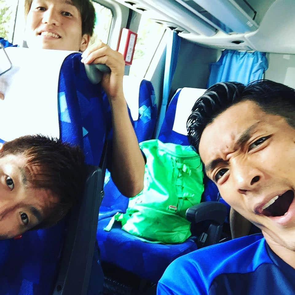 槙野智章さんのインスタグラム写真 - (槙野智章Instagram)「練習おーわり。  #槙野智章 #西川周作#原口元気」10月7日 13時09分 - makino.5_official