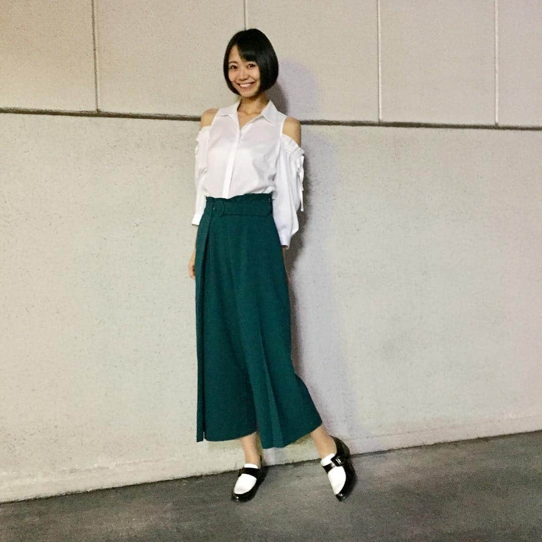 緑川静香さんのインスタグラム写真 - (緑川静香Instagram)「Today's fashion...💋 #fashion #fashionista #daily #dailylook #style #miia #me #nature #coordinate #outfit #green #shirt  #데일리룩 #코디 #팔로미 #단발머리  #ファッション #コーデ #ミーア #秋 #ガウチョパンツ  #楽チンです」10月8日 0時53分 - midorikawa_shizuka