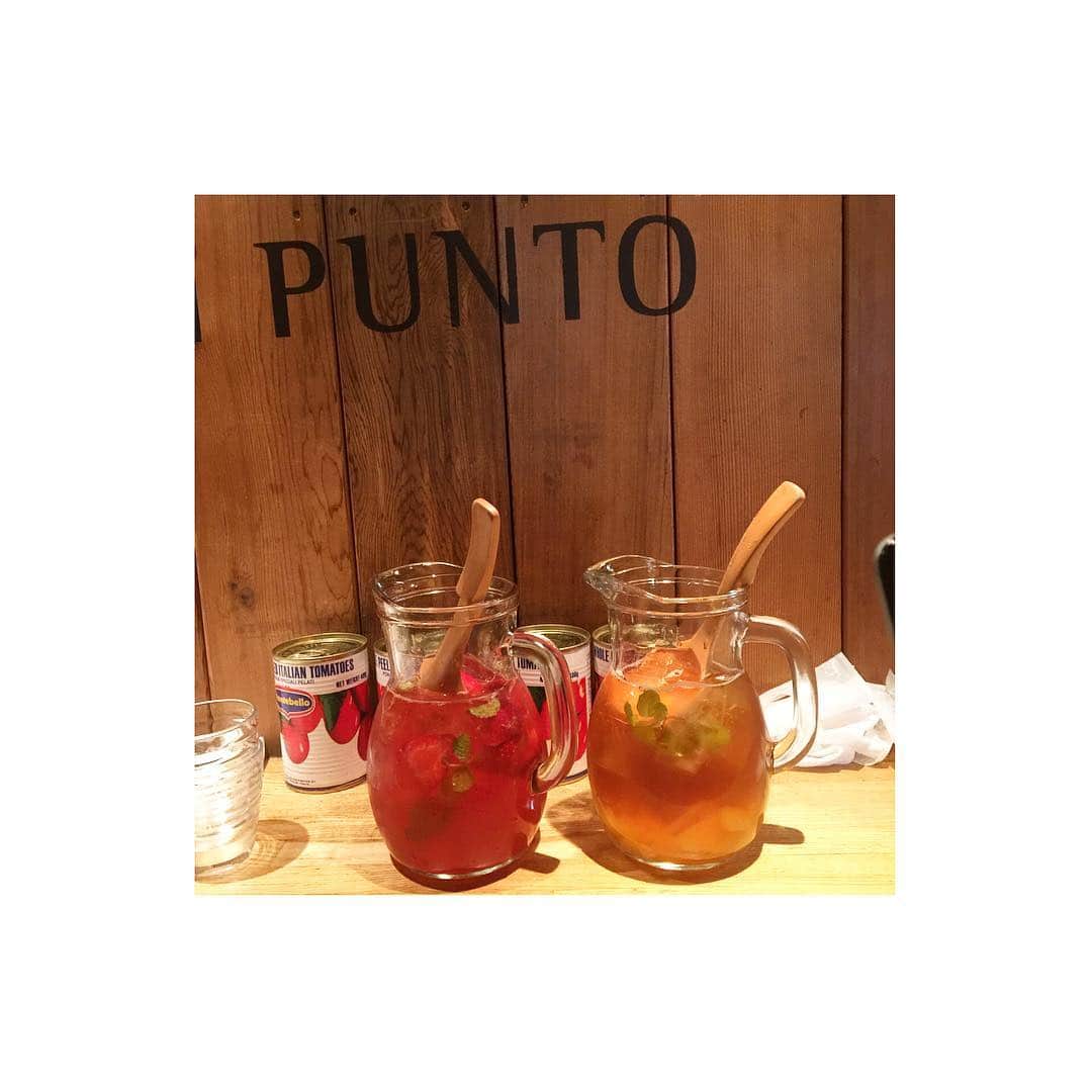 長崎莉奈のインスタグラム：「華金は同じチームのみんなで飲み🍻 ここ半月くらいは引越しも重なって、とくに大変だったけれど、みんなで飲んで笑えると、一緒に仕事ができてよかったなーと思える。私の言っていることの80㌫くらい適当だっていうのをわかってくれているのも嬉しかったり。 今日は家族が結婚する報告を聞きに、全員で食事🍴 #恵比寿 #華金 #楽しかった #チーム飲み #3連休 #サングリア好き #instagood #instadaily #delicious #yummy #sangria #drink #alcohol #japan #tokyo #follow4follow #likeforlike」