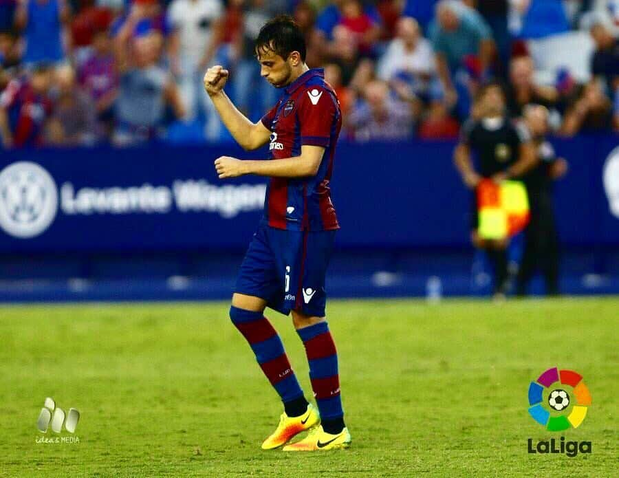 ハビエル・エスピノサのインスタグラム：「Partido muy especial mañana en la vuelta a los juegos del Mediterráneo de la @udalmeria A seguir peleando! @levanteud 🔵🔴」