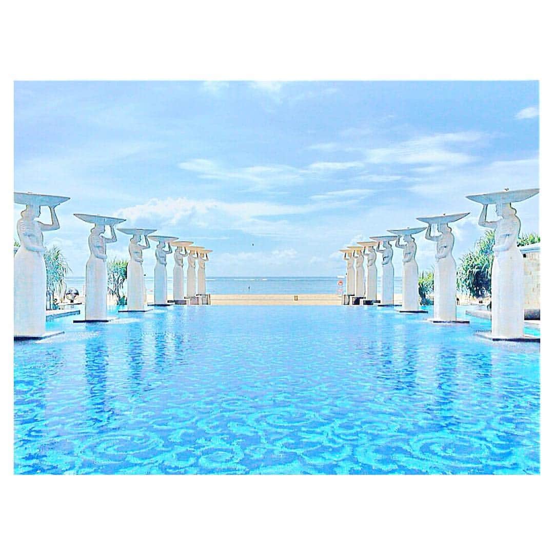 小嶋千尋のインスタグラム：「・ ・ 🐬…旅行の写真2 ・ #latergram #mulia #themulia #bali #travel #pool #muliahotel #sea #思い出 #バリ #旅行 #また行きたいなぁ」