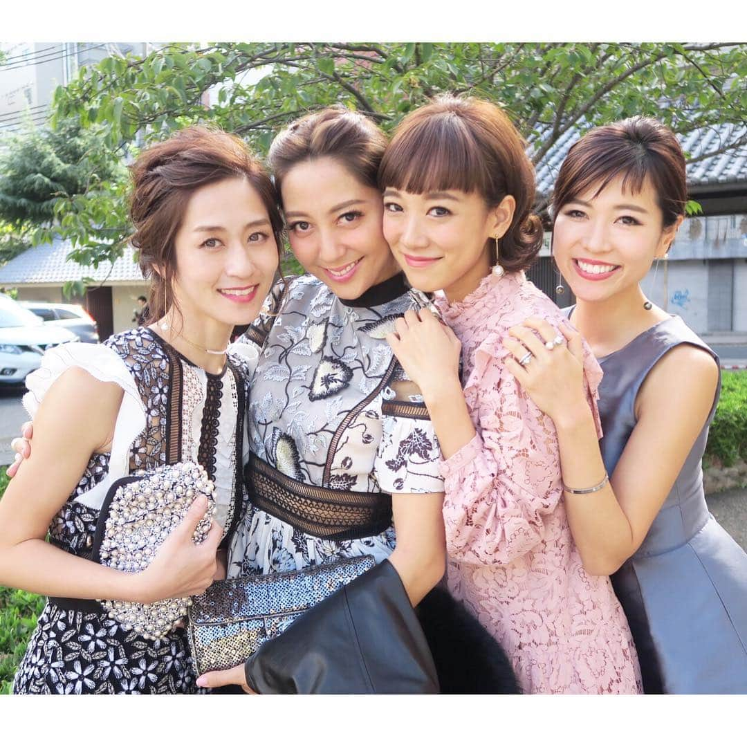 小川淳子さんのインスタグラム写真 - (小川淳子Instagram)「みんなと一緒♡ Chestygirls 💋  #happy #wedding #なみんお帰り♡ #幸せ #kobe #beautiful #lad#weddingday」10月10日 16時15分 - junkoogawa1225