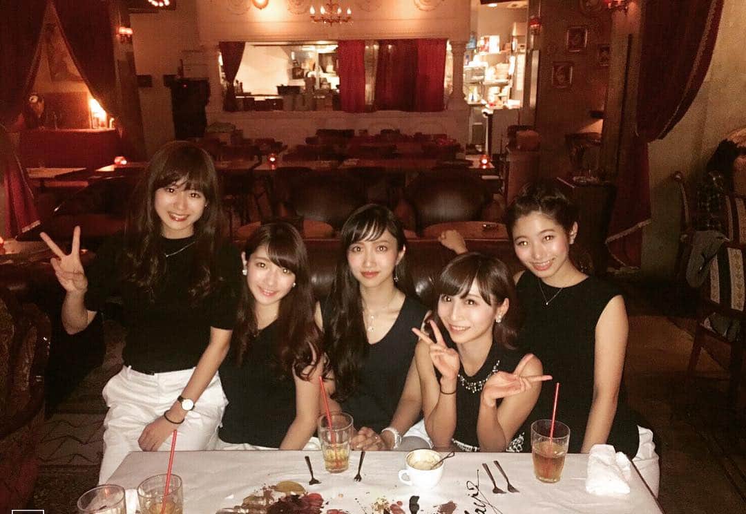 曲渕伊代さんのインスタグラム写真 - (曲渕伊代Instagram)「Happy Birthday Reina&Shiori&Yumi #ドレスコード #Navy×White #ミス学習院」10月10日 23時45分 - iyo_m2f