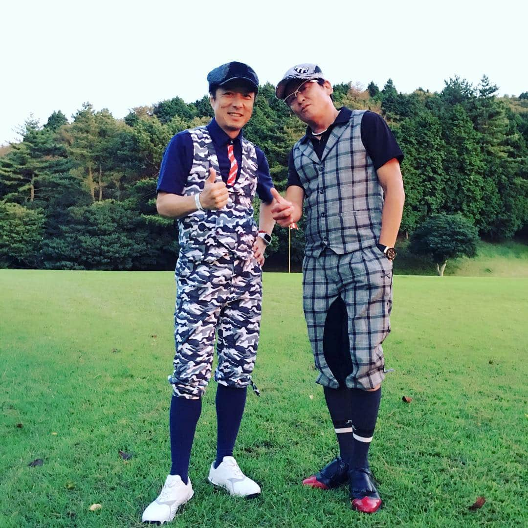 黒田アーサーさんのインスタグラム写真 - (黒田アーサーInstagram)「哀川翔さんと2人でニッカポッカ着て布施辰徳コンペに参加‼️⛳️ #ニッカポッカ #スタイリッシュゴルフ  #ゴルフコンペで大人気！ #哀川翔さん #黒田アーサー」10月11日 6時19分 - kuroda_arthur