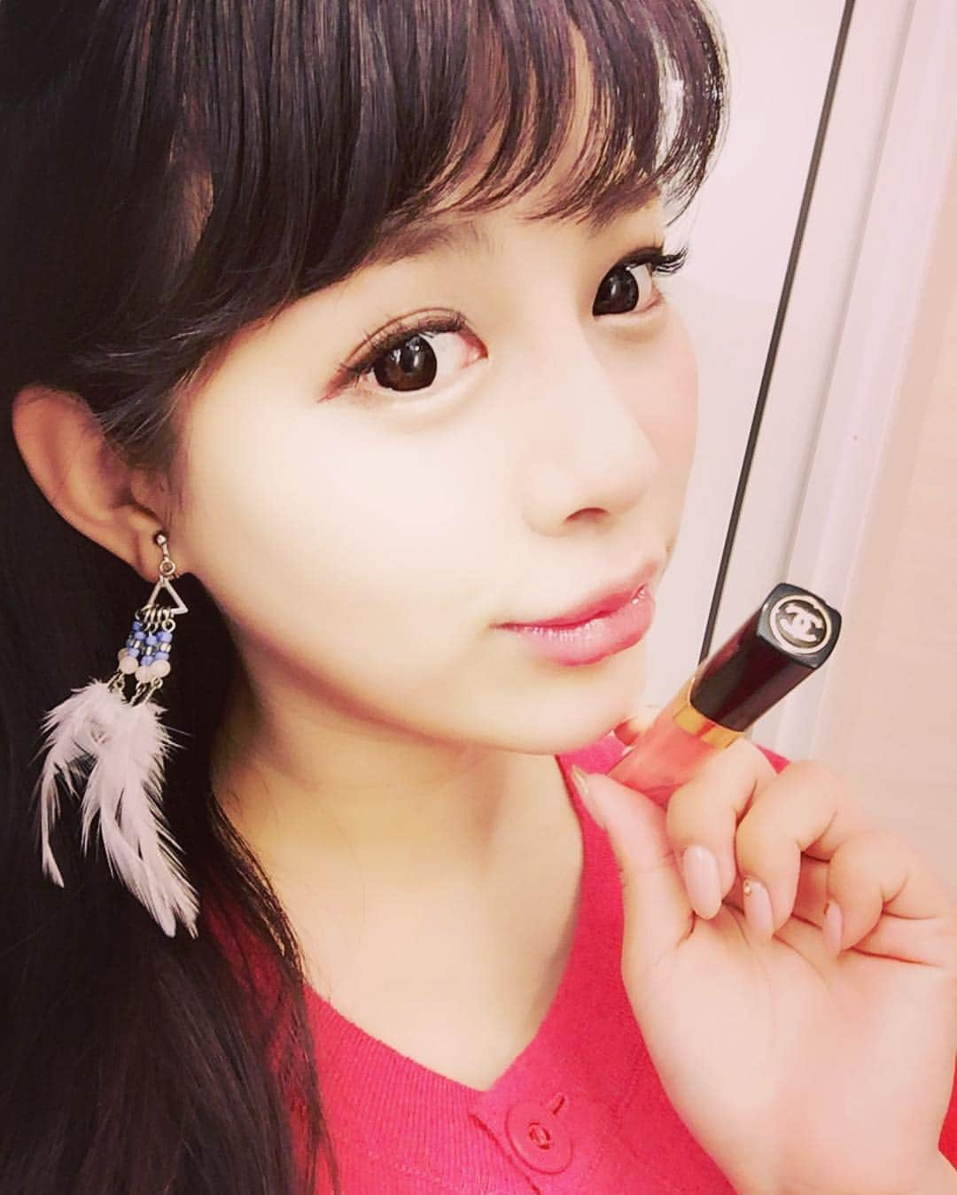 美馬怜子さんのインスタグラム写真 - (美馬怜子Instagram)「本日のメイクは💄グロスをコーラルピンクに💋 ラメが入ってキラキラしてる🎵 お出かけが楽しみ(*ﾟ▽ﾟ*)💞 . #メイク #グロス #お気に入り #シャネル #コーラルピンク #キラキラ #ラメ #お出かけ #楽しみ #beauty #gloss #cosmetics #chanel #loveit #instabeauty #lip #love」10月25日 21時41分 - mimaryoko