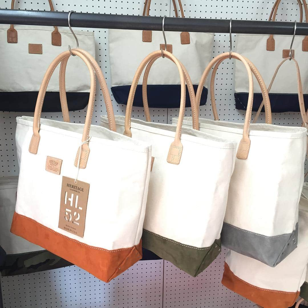 Heritage Leather Co. のインスタグラム：「展示会2日目。 Suede bottom Tote Bag. #heritageleatherco #countyline #madeinlosangeles」