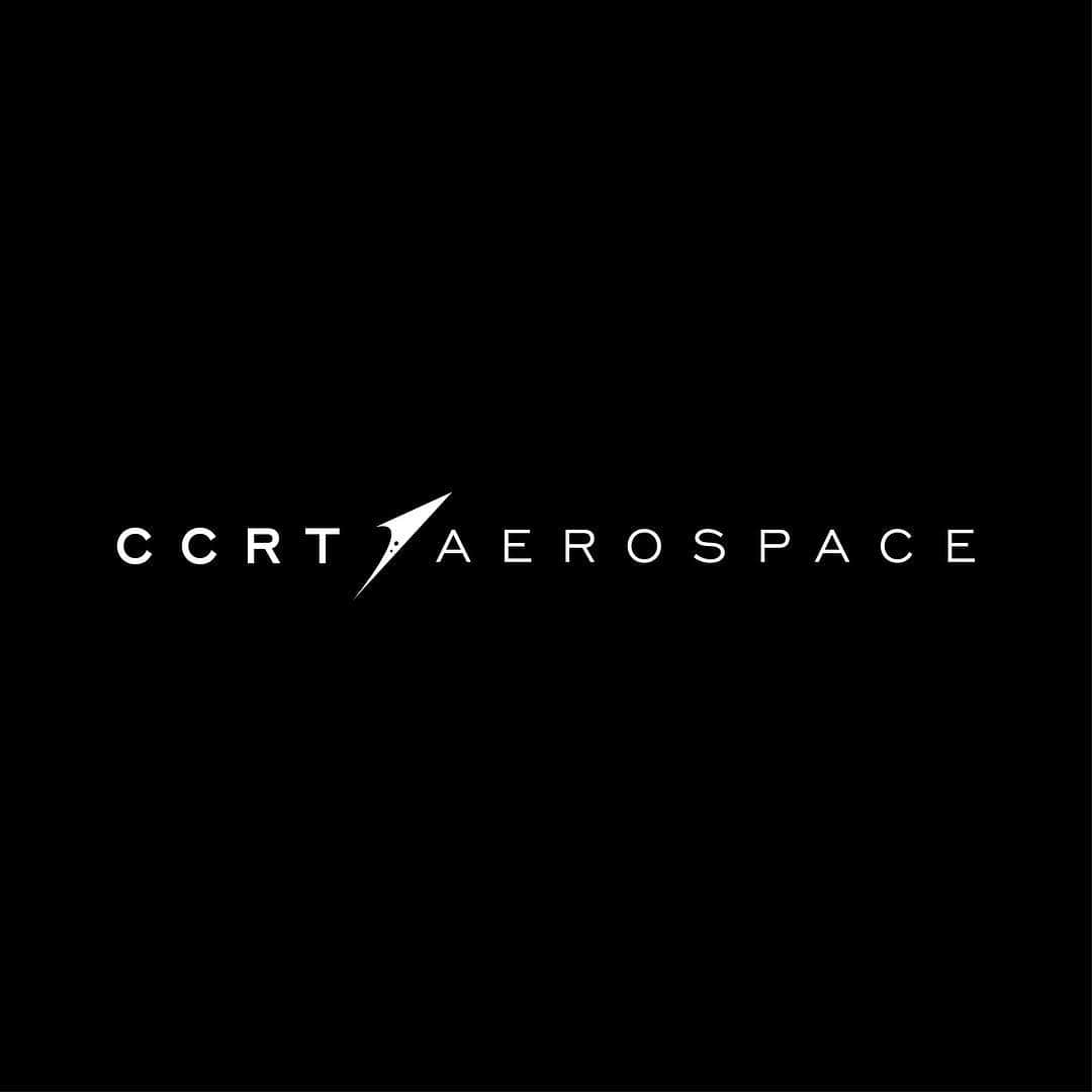 ユン・ギュンサンさんのインスタグラム写真 - (ユン・ギュンサンInstagram)「@CCRTAerospace ⠀⠀⠀ ⠀ 아티스트 그룹 STUDIO CONCRETE가 새로운 아트 레이블 <CCRT AEROSPACE>를 선보입니다. ⠀⠀⠀ ⠀ 포괄적 세계와 미지의 세계를 동시에 상징하는 ’우주’를 메인 컨셉트로 가상의 스토리를 펼쳐낼 CCRT AEROSPACE는 스타워즈, 스타트렉과 같은 우주 탐험 영화들의 콘텐츠 확장 형식을 아트 프로젝트로 가져와 뉴 미디어, 미술, 사진, 그래픽, 퍼포먼스, 음악 등에 이르는 다양한 아트웍과 패션 컬렉션을 동시다발적으로 진행하여 특정한 컨셉트와 이야기를 담은 에피소드의 전개를 보여줄 예정입니다. ⠀⠀⠀ ⠀ CCRT AEROSPACE프롤로그 에피소드의 타이틀은 ‘FRAGILE;HANDLE WITH CARE OR’입니다. 항공 여행에서 수하물의 취급주의를 경고하는 ’fragile tag’에서 착안해 ‘위기의 지구’를 표현하게 됩니다. 프롤로그 에피소드 ‘FRAGILE’은 스튜디오 콘크리트의 유아인이 총괄 기획 및 크리에이티브 디렉터로 참여했으며 권철화, 권바다, 캐스퍼 강, 김세동, 김재훈 작가와 윤성현 감독, 최찬민 촬영 감독, 김준석 음악 감독, 가야금 명인이자 이화여대 명예 교수인 황병기, 뮤지션 비와이, 빛나는 스튜디오의 크리에이티브 디렉터 박시영, C.G스튜디오 코코아비전, 패션 디자이너 P.C 등 다양한 분야의 아티스트들이 참여합니다. ⠀⠀⠀ ⠀ 기성 브랜드의 취향과 미학의 관성을 벗어나 급변하는 시대의 요구에 적극적으로 대응하여 제약 없이 자유로운 컬렉션을 전개해나갈 CCRT AEROSPACE의 첫 번째 패션 라인은 10월 19일 청담 분더샵에서 펼쳐지는 론칭 파티를 통해 최초로 공개되며, 참여 아티스트들의 모든 창작물은 11월 중순 한남 스튜디오 콘크리트에서 기획전시를 통해 최종 공개 됩니다. ⠀⠀⠀ ⠀ CCRT AEROSPACE는 프로젝트 진행의 과정을 에피소드의 진행에 따라 아트북으로 정기적으로 발간할 예정입니다. 또한 첫 번째 에피소드의 방대한 작업 과정과 결과물은 보그 코리아와 함께 12월 호 매거진을 통해 공개합니다. ⠀⠀⠀ ⠀ 두려움과 설렘으로 가득한 미지의 세계. 스튜디오 콘크리트는 과학이 아닌 예술로 무장하여 CCRT AEROSPACE와 함께 우주로 향합니다. 험난한 여정의 시작을 응원해 주시고, 무사 귀환을 빌어주시기를 바랍니다. _____________________________________________________________ ⠀⠀⠀ ⠀ 오늘 부터 전시 당일 까지 매일 밤 11시, @CCRTAerospace에서 해당 프로젝트의 관련 이미지가 공개 됩니다. 많은 관심 부탁드립니다. ⠀⠀⠀ ⠀ #CCRTAerospace #FRAGILE #StudioConcrete 🐉👍❤️」10月13日 17時54分 - yunkyunsang
