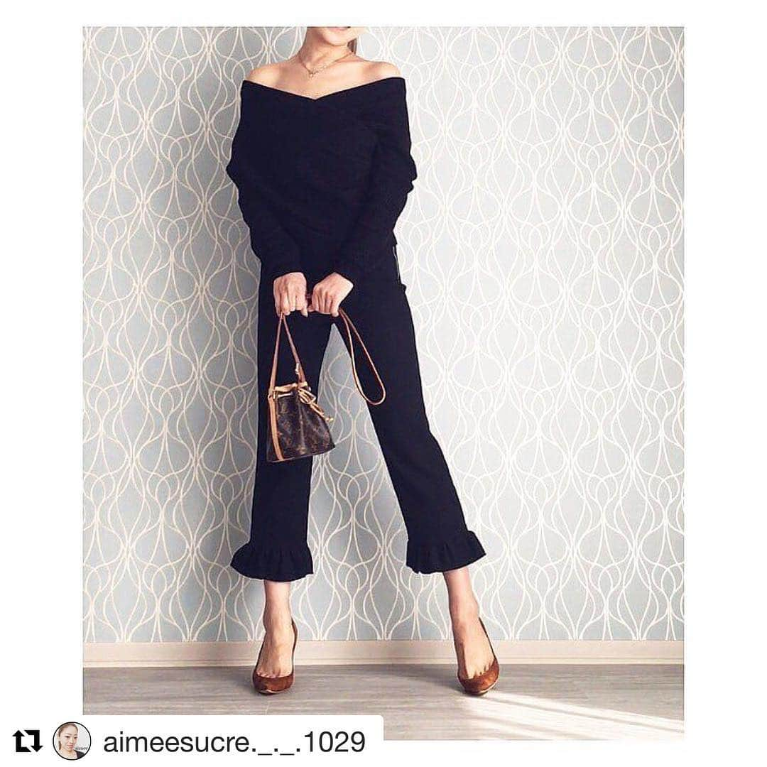 BIRTHDAY BASHさんのインスタグラム写真 - (BIRTHDAY BASHInstagram)「#Repost @aimeesucre._._.1029 with @repostapp ・・・ ⠀ こんにちは☺︎ ⠀ 今日は黒い人♥︎ 寒くなったけどデコルテ出しちゃいます♪♪♪ ⠀ #birthdaybashshop @birthdaybashshop #zara#louisvuitton#ナノノエ#manoloblahnik#kietta#ronherman#ロンハーマン別注 #ootd#fashion#coordinate#きれいめコーデ#大人コーデ#プチプラ高見えコーデ#ハイローミックス #locari#kurashiru#bySlife#4yuuu#ootd_kob#beaustagrammer#mineby3m ⠀ ⠀ なんとなくネイリストっぽいコーデだと思います♡ #ブラックコーデ#ネイリストっぽい ⠀ ⠀ ----------------------------------------------- Oct. 13, 2016 ⠀ ⠀」10月13日 14時31分 - birthdaybashshop