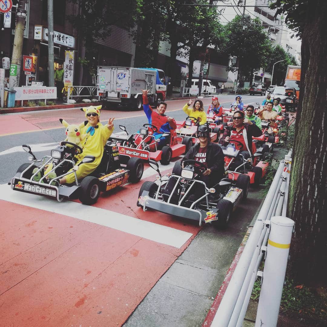 石川翔子のインスタグラム：「謎の集団すぎる。。笑 #渋谷」