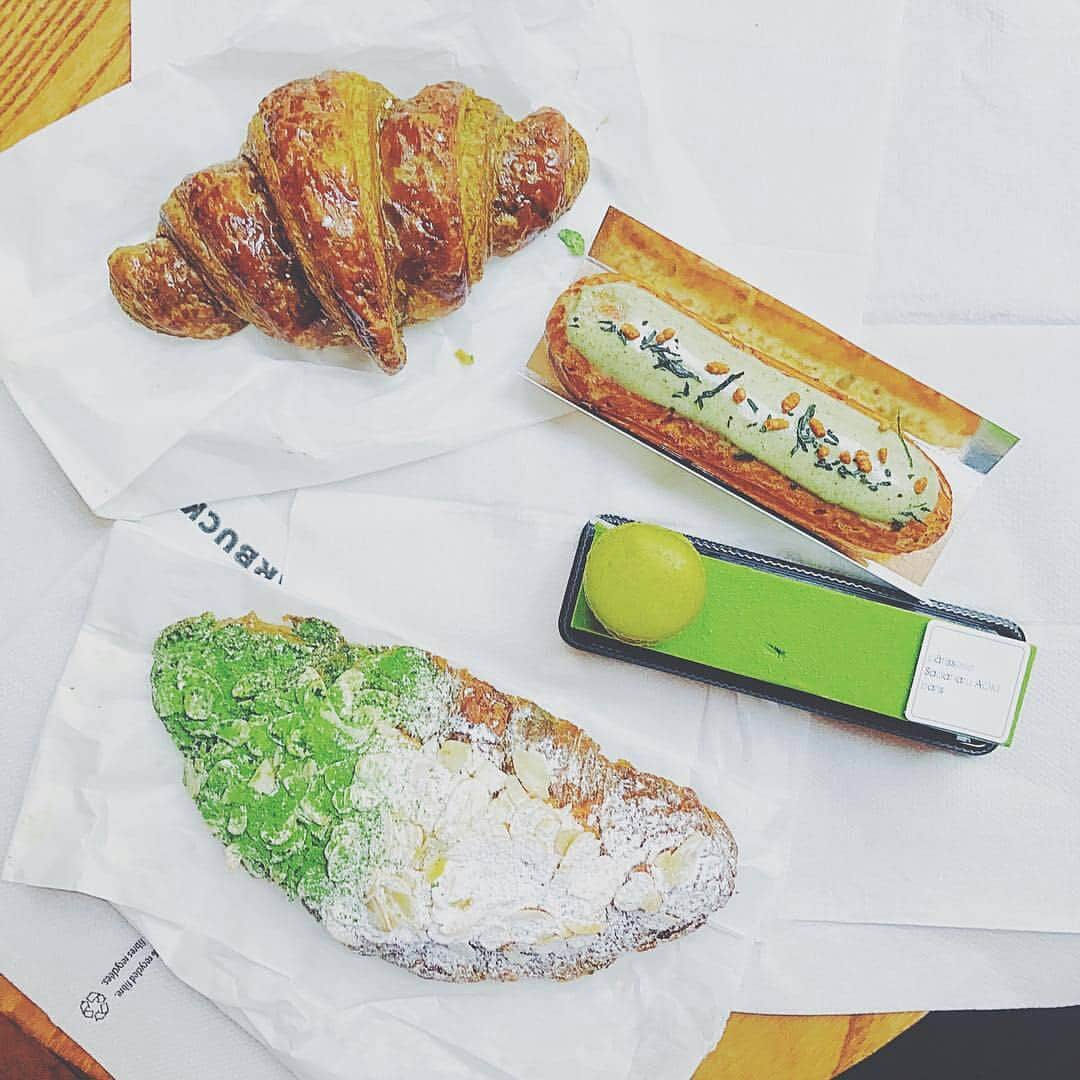 Pâtisserie Sadaharu AOKI Parisのインスタグラム：「Pic by @theannamontana - "It's a green tea breakfast feast! Clockwise from top left: matcha croissant, genmaicha eclair, matcha azuki cake, matcha almond croissant with almond liqueur." Nice one! Thank you Anna ❤👍 #patisserie #sadaharuaoki #matcha」