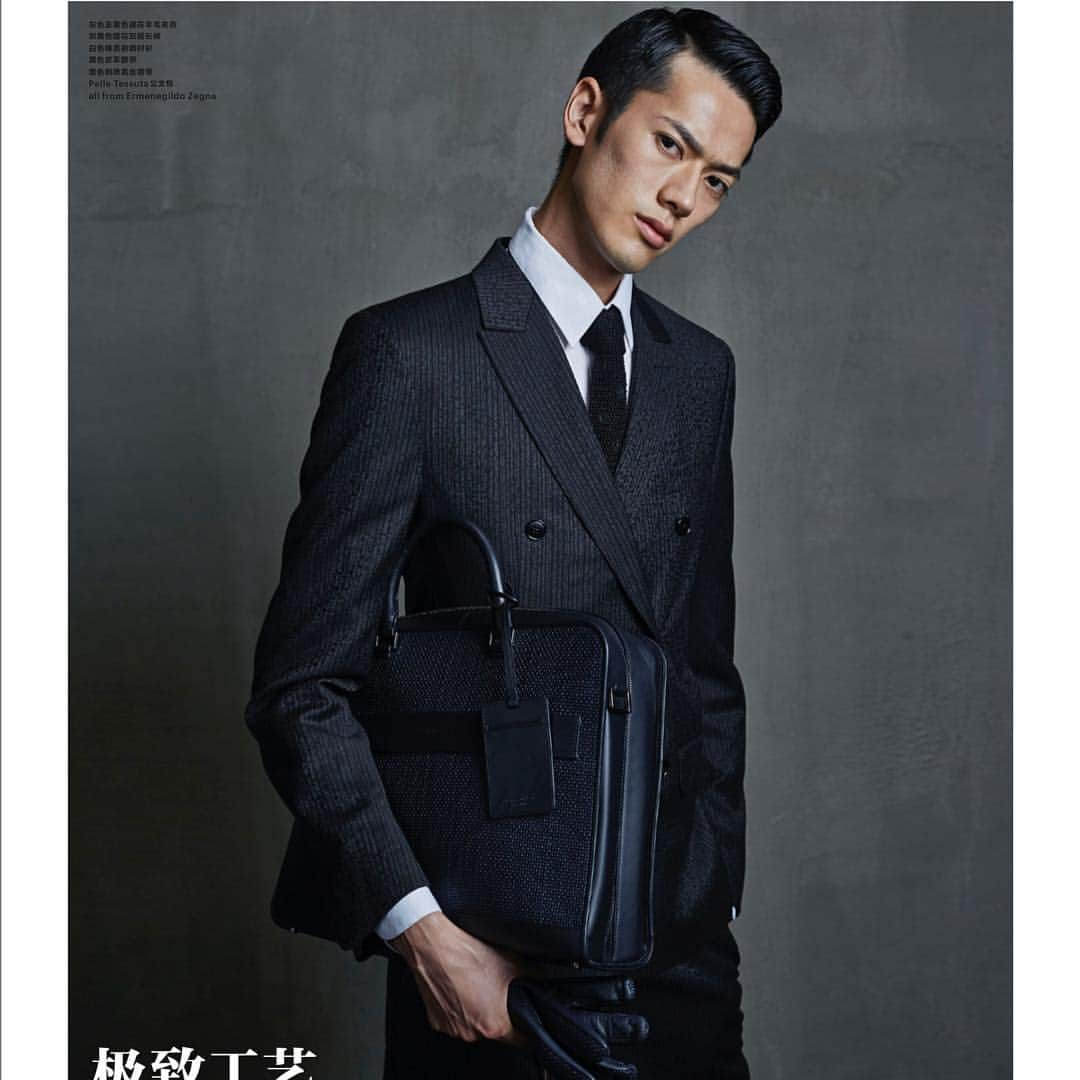 阿部トモのインスタグラム：「Outlook magazine!  #outlookmagazine #ErmenegildoZegna #suit @eseemodelmanagement」