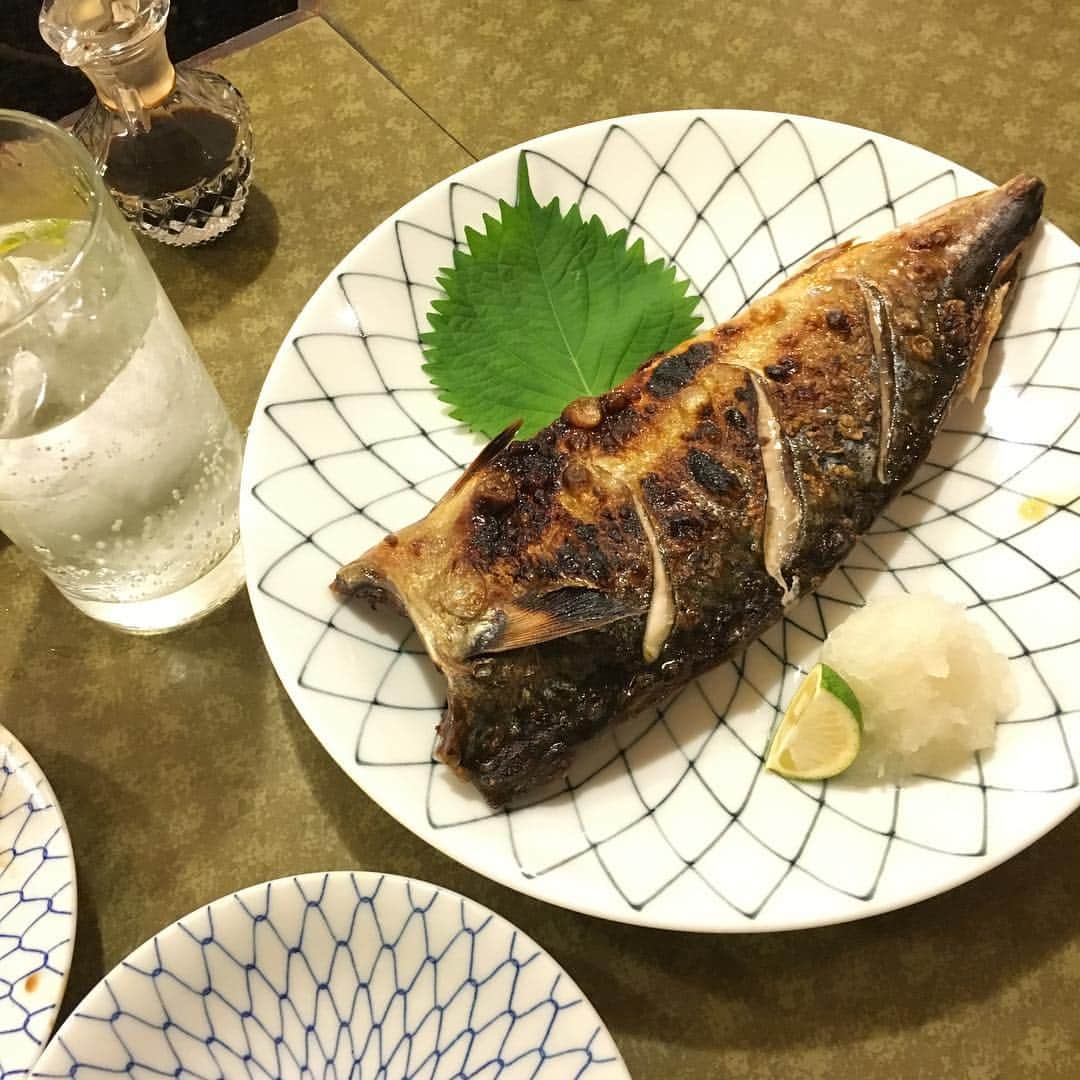 葉山みおりさんのインスタグラム写真 - (葉山みおりInstagram)「ぜったいまた行くと誓った。 お料理含め、お店の雰囲気がとてもすき。 #麻布十番 #はじめ #居酒屋 #金華さば #焼き魚 #旬 #美味 #japan #japanesefood」10月13日 21時26分 - miori_hayama