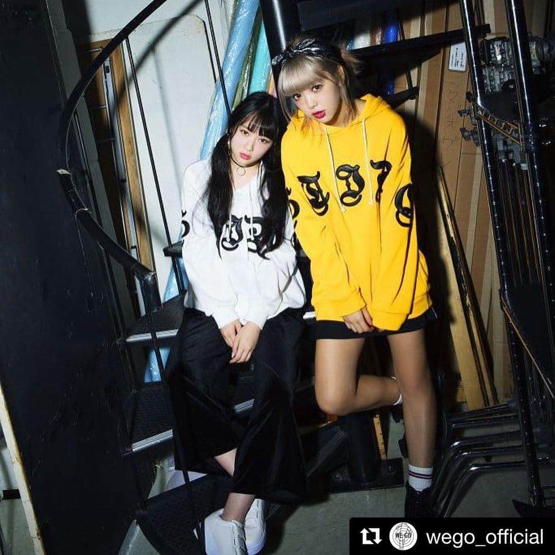 吉祥寺PARCOのインスタグラム：「【6階 WEGO】  #Repost @wego_official with @repostapp ・・・ WEGO MONTHLY GUIDE 10📸 『BADBOY,BADGIRL』 right>> ✔︎parka ¥2,990+tax ✔︎bottoms ¥1,990+tax ✔︎scarf ¥1,290+tax ✔︎socks ¥350+tax ✔︎shoes ¥4,990+tax  left>> ✔︎parka ¥2,990+tax ✔︎wide pants ¥2,990+tax ✔︎earrings ¥590+tax ✔︎choker ¥590+tax #wego#ウィゴー#ladies#autumn#monthlyguide#マンスリー#バッドボーイ#バッドガール#藤田ニコル#越智ゆらの」