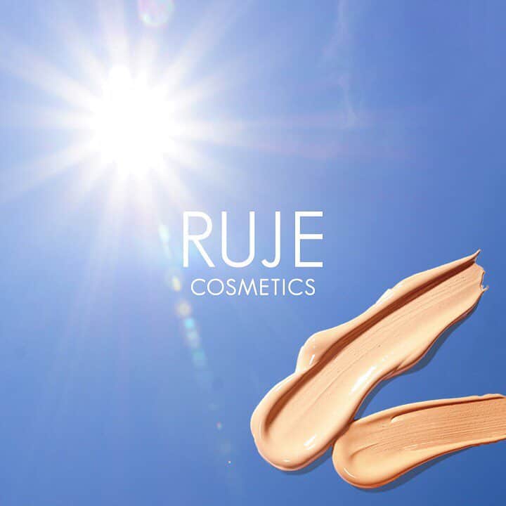 RUJE COSMETICSのインスタグラム：「【FOR EVERYDAY】 これからの季節、紫外線対策は大丈夫。と油断していませんか？  冬にも肌は紫外線のダメージを受けています。 晴れの日に受ける紫外線を10とすると、曇りの日で6、雨の日で3ほどの紫外線を浴びています。  紫外線対策は年中、石鹸OFFできるRUJEがオススメ♪  #RUJE #ルジェ #BB #BBクリーム #cosmetics #ベースメイク #日焼け止め #sunshine #sun #beach #skincare」