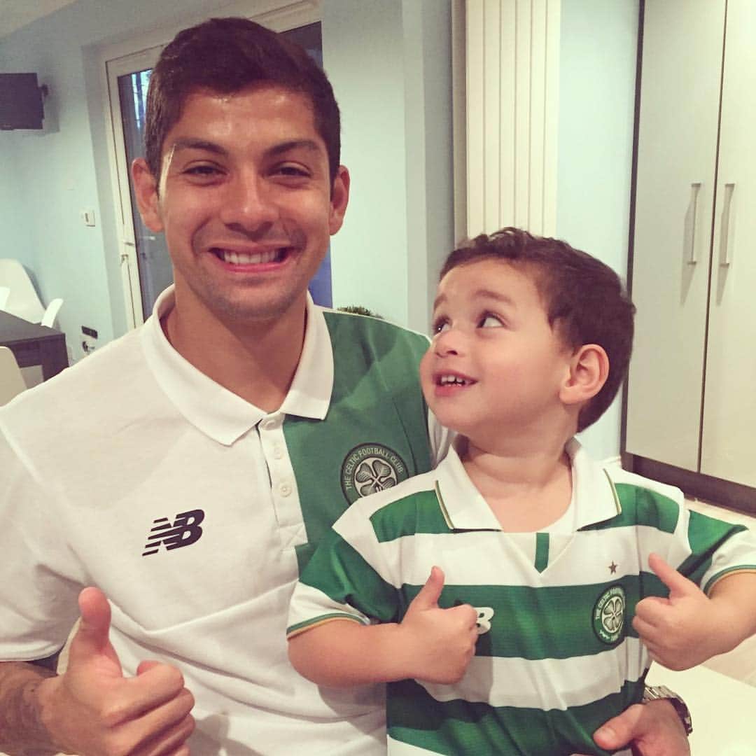 クリスチャン・ガンボアのインスタグラム：「3 points and very happy to play my first game in Paradise!! @celticfc」