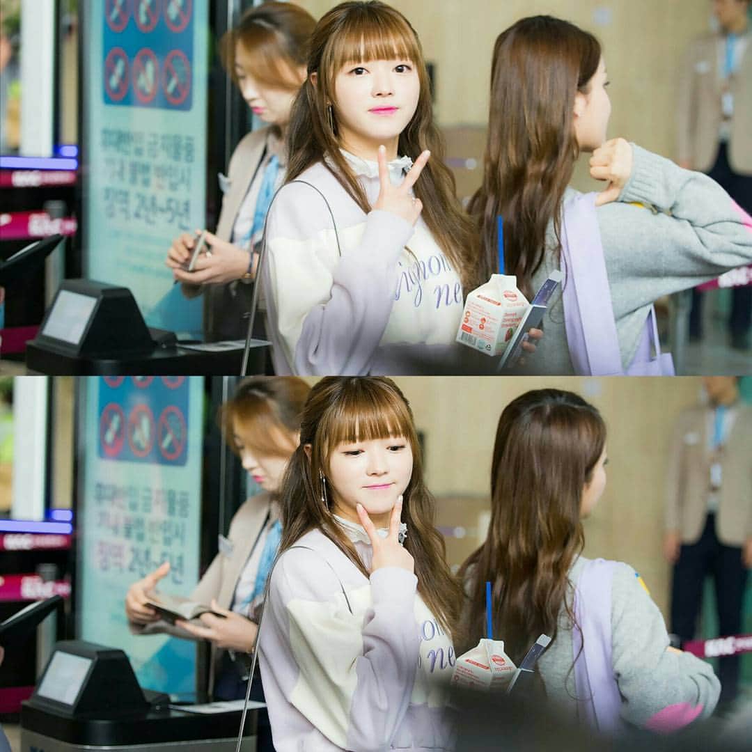 のインスタグラム：「161014 Gimpo Airport #ohmygirl#오마이걸#omg#효정#hyojung#진이#jine#미미#mimi#유아#yooa#승희#seunghee#지호#jiho#비니#binnie#아린#arin#wment#kpop#kpopl4l#l4l#likes#kpopshoutout#kpoplikesforlikes」