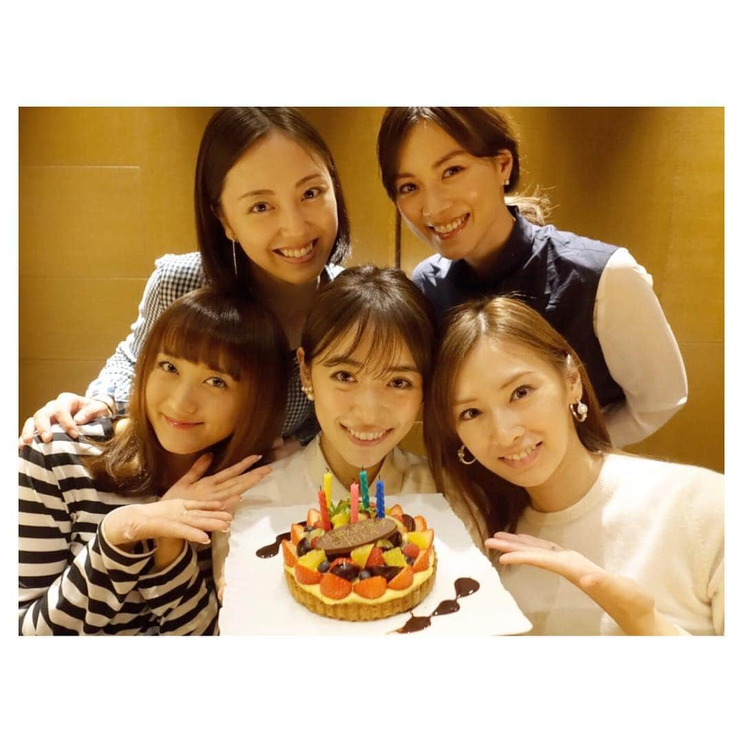 安座間美優さんのインスタグラム写真 - (安座間美優Instagram)「HAPPY BIRTHDAY RIKA💙 昨日は、みんなで里香誕お祝い！ 出会った時は中学生だった里香が…大人になったなぁ。笑  #HAPPYBIRTHDAY#泉里香#里香誕#誕生日#28#戦士#セーラームーン #沢井美優#小松彩夏#北川景子#安座間美優」10月16日 18時53分 - mew_azama