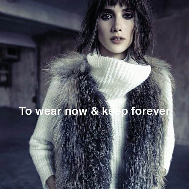 ドマのインスタグラム：「L o v e  # fur #furcoat #aw17 #winter #trend #look」