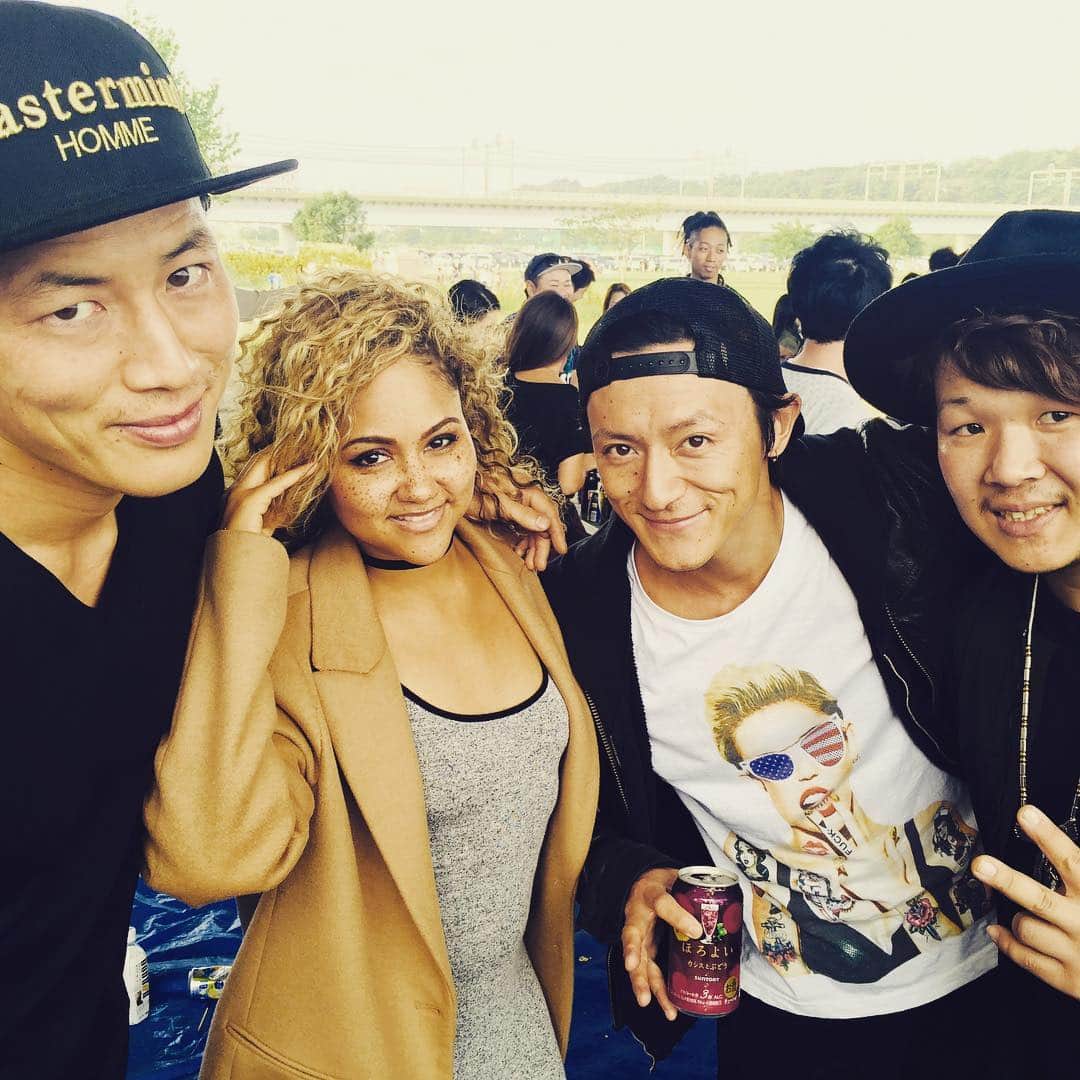 内山麿我のインスタグラム：「まさかのキャット。PV撮ったのは去年、久しぶりだっけど覚えてくれてた。うれぴ❤️ もっと日に焼けてたよね？って。orz マサ、まさかの出来事まさしく起こす。うけるww  #katdeluna  #bbq #amazing #diva #まさ #まろ #maro #alwayshappy」