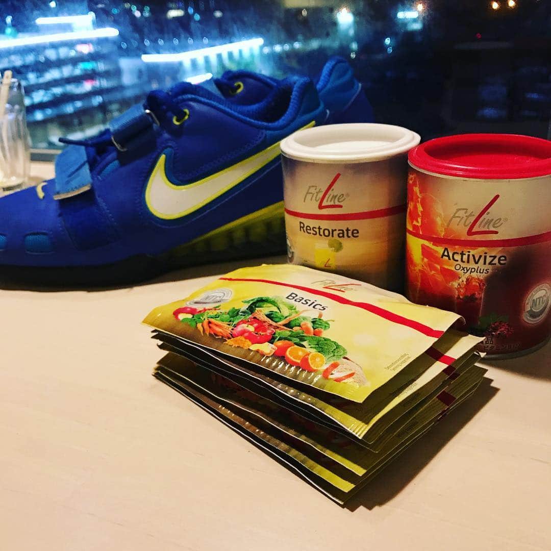 山本俊樹のインスタグラム：「ガッツリ追い込むためのアイテム #FitLine #restorate #activize #basics #weightlifting #nikeromaleos2  http://7221622.well24.com」