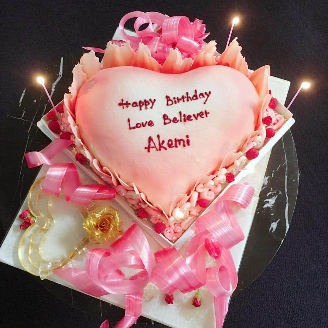 福王寺彩野さんのインスタグラム写真 - (福王寺彩野Instagram)「Happy Birthday Dear my mom💖💖💖 #happybirthday #mymom #birthdaycake #pink #AHKAH #heart #jewelry #lovebiliever #thankseveryone #happyday」10月18日 17時35分 - ayano_fukuoji